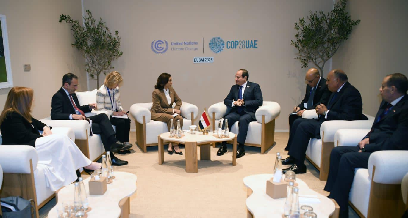 الرئيس السيسي فى اجتماع مع نائبة الرئيس الأمريكي