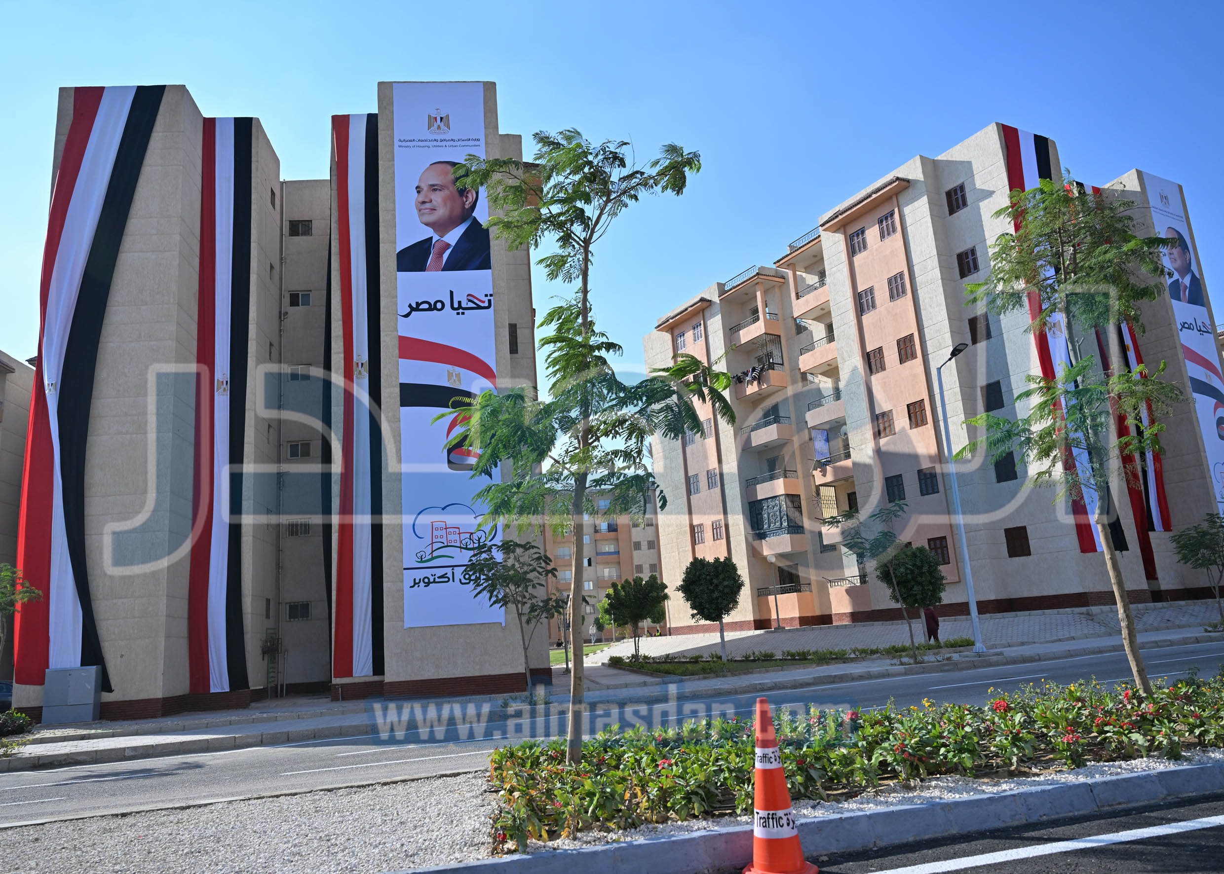 رئيس الوزراء يتفقد ويسلم وحدات �سكن لكل المصريين�