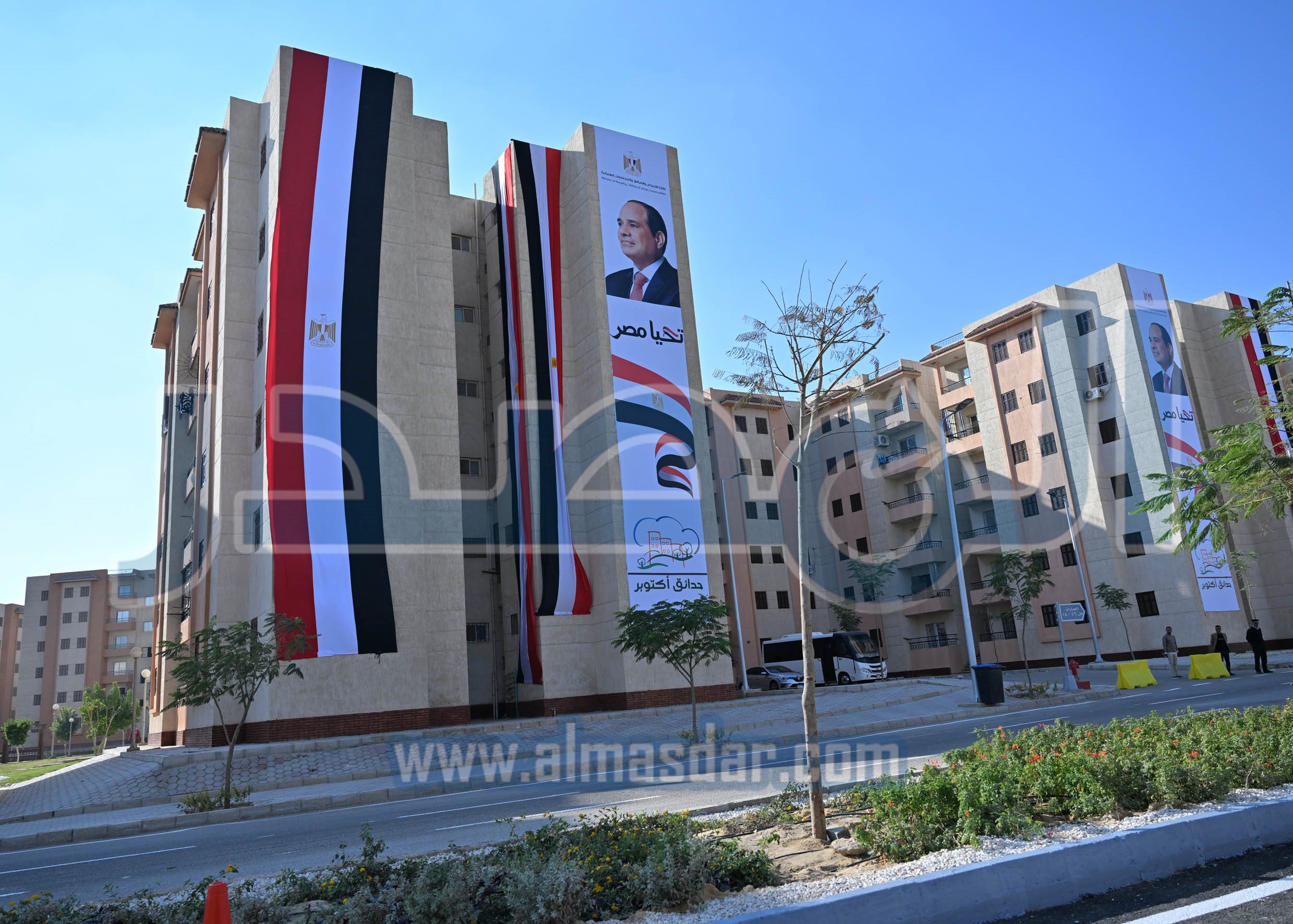 رئيس الوزراء يتفقد ويسلم وحدات �سكن لكل المصريين�