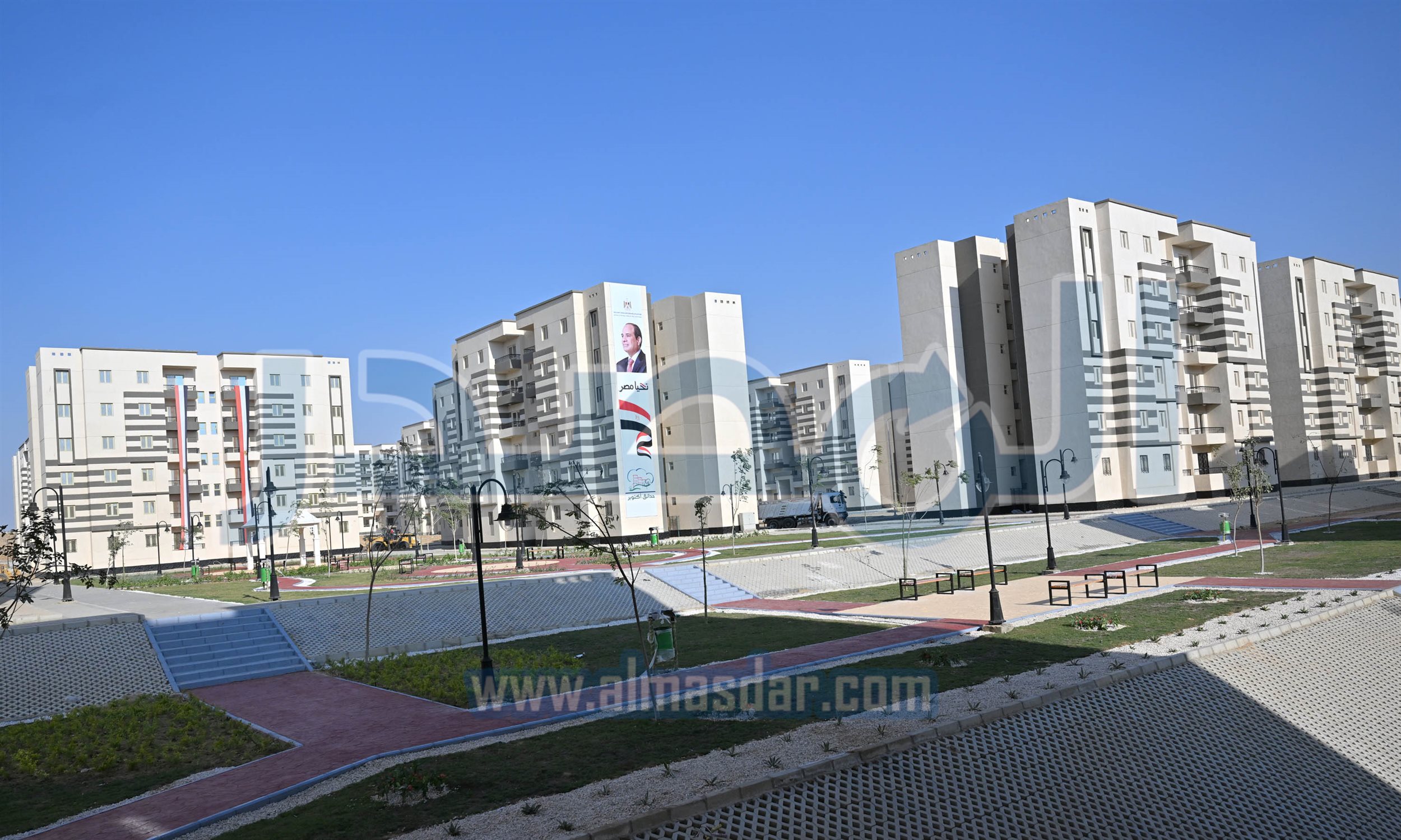رئيس الوزراء يتفقد ويسلم وحدات �سكن لكل المصريين�