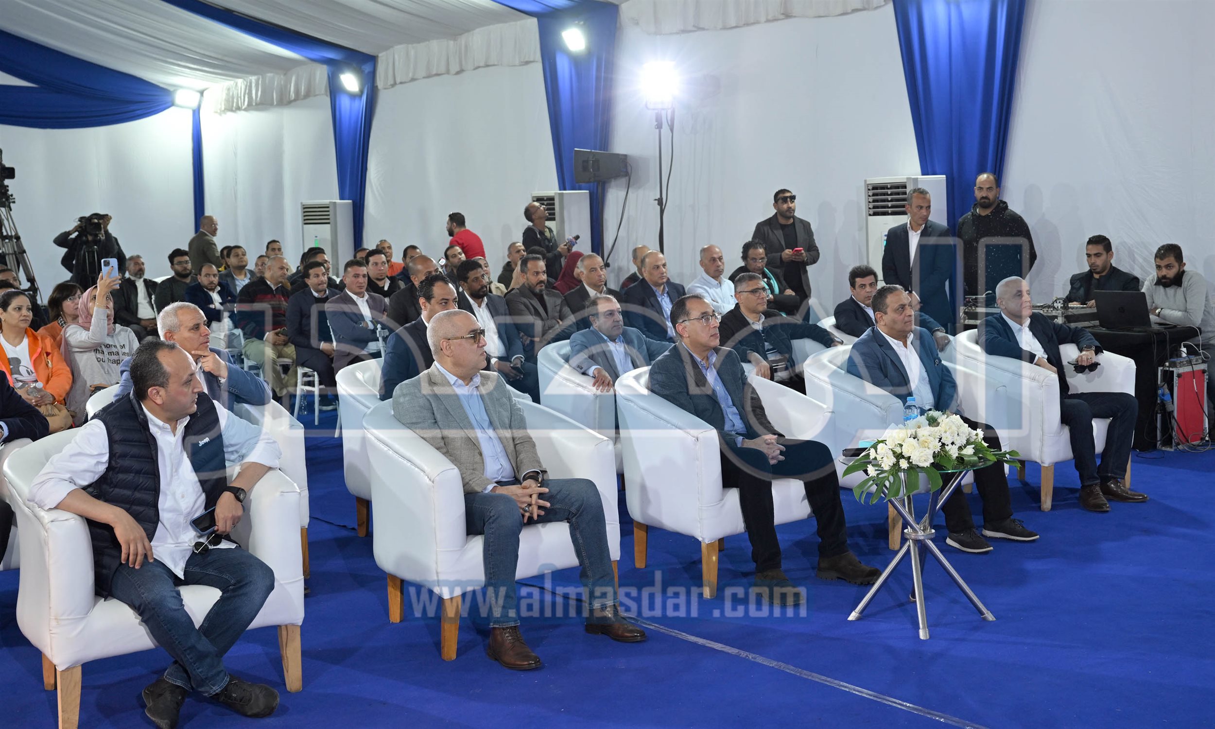 رئيس الوزراء يتفقد ويسلم وحدات �سكن لكل المصريين�