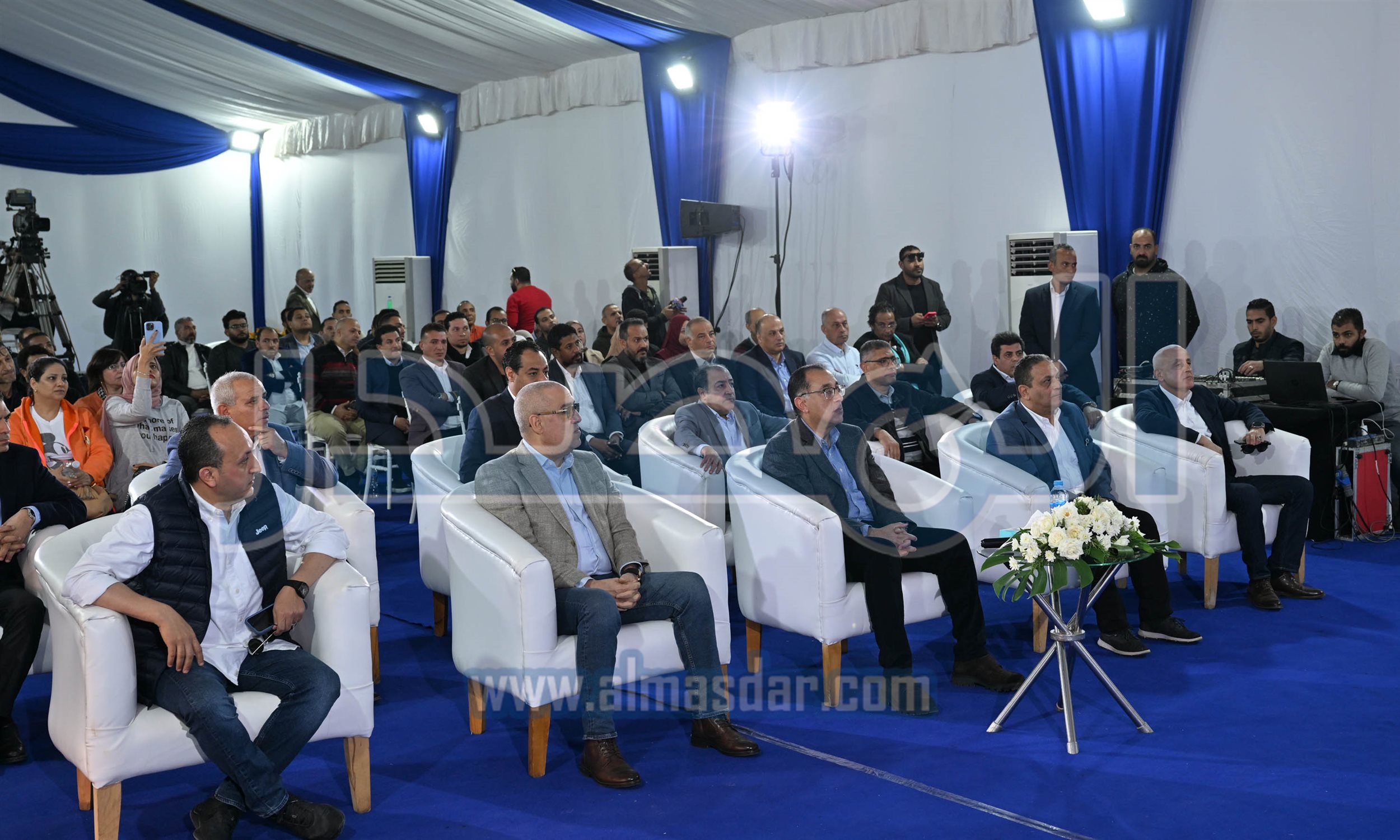 رئيس الوزراء يتفقد ويسلم وحدات �سكن لكل المصريين�
