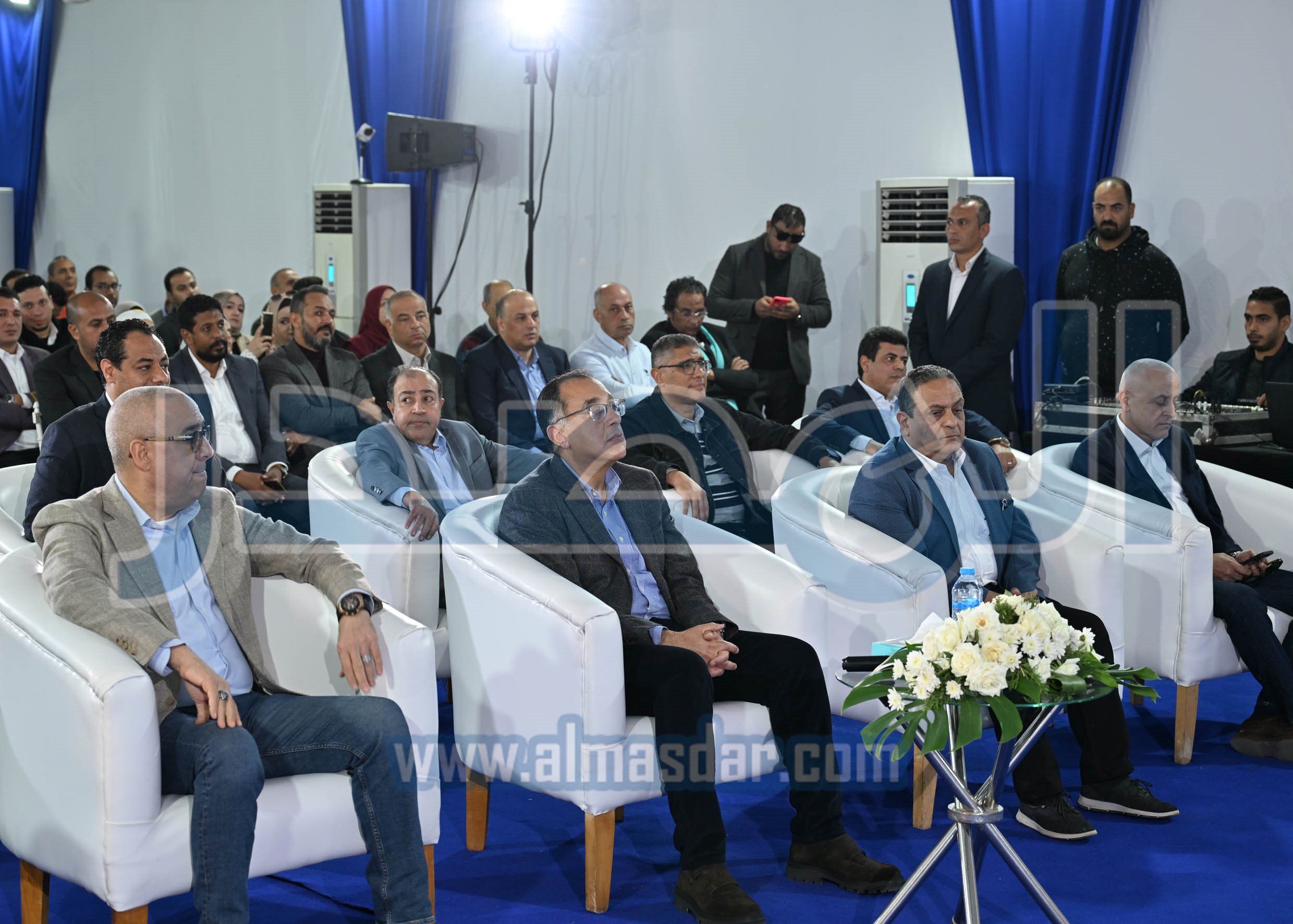 رئيس الوزراء يتفقد ويسلم وحدات �سكن لكل المصريين�
