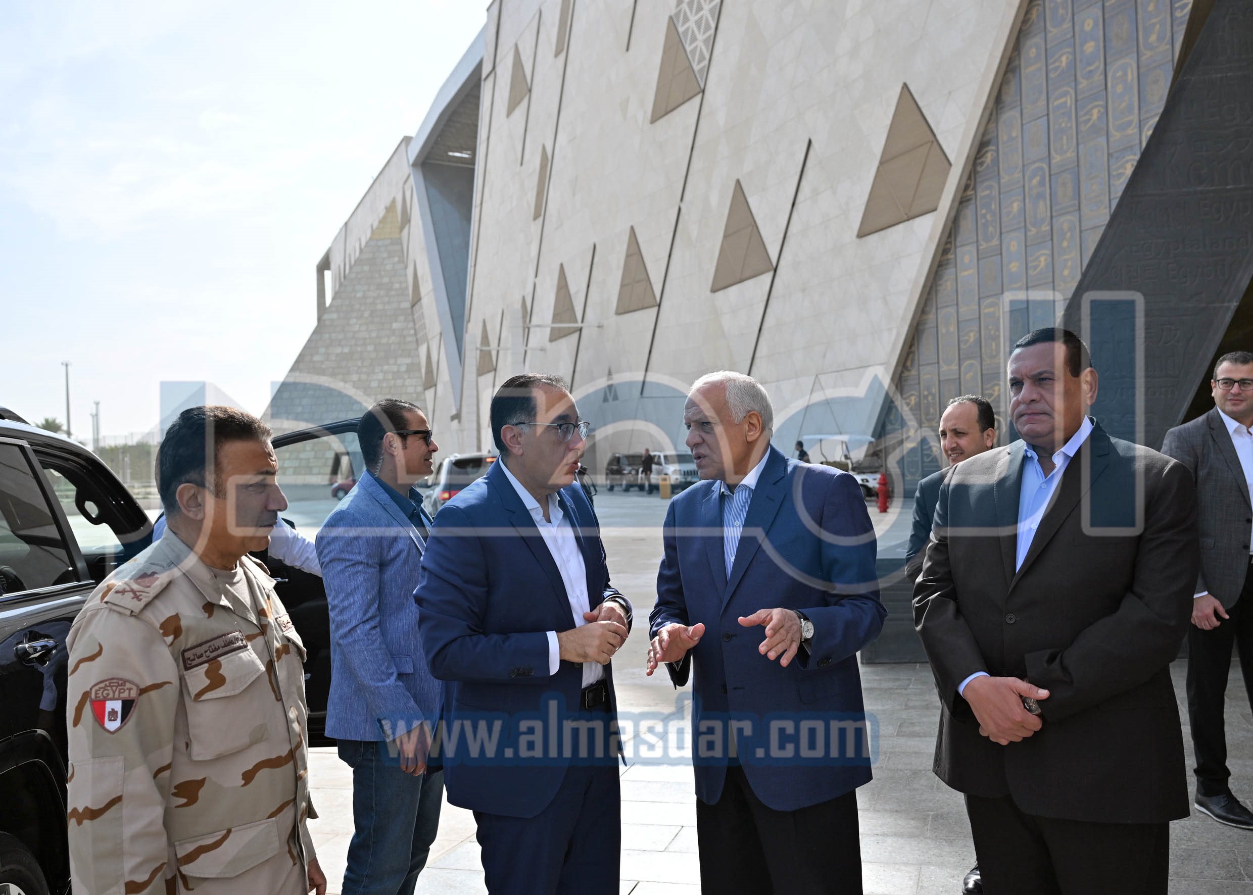 رئيس الوزراء يتفقدُ المتحف المصري الكبير