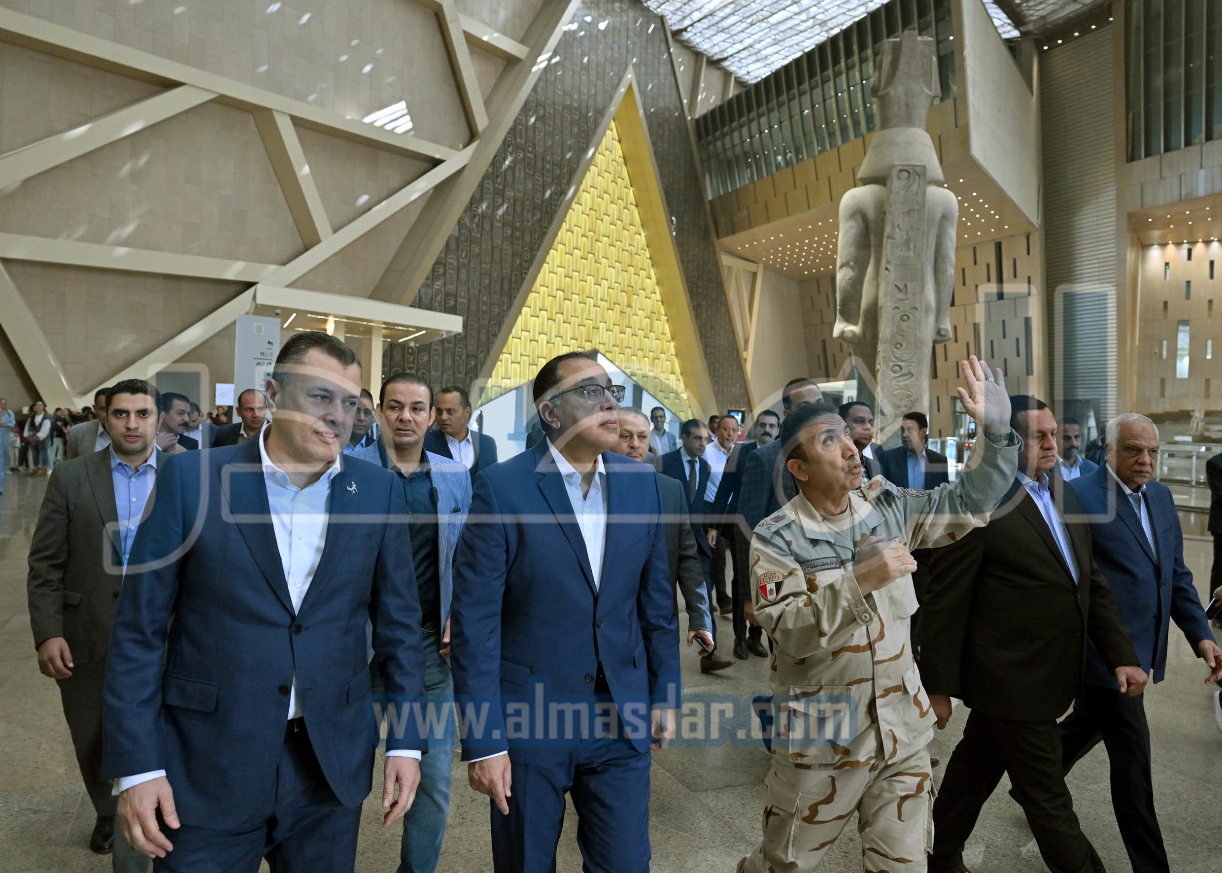 رئيس الوزراء يتفقدُ المتحف المصري الكبير
