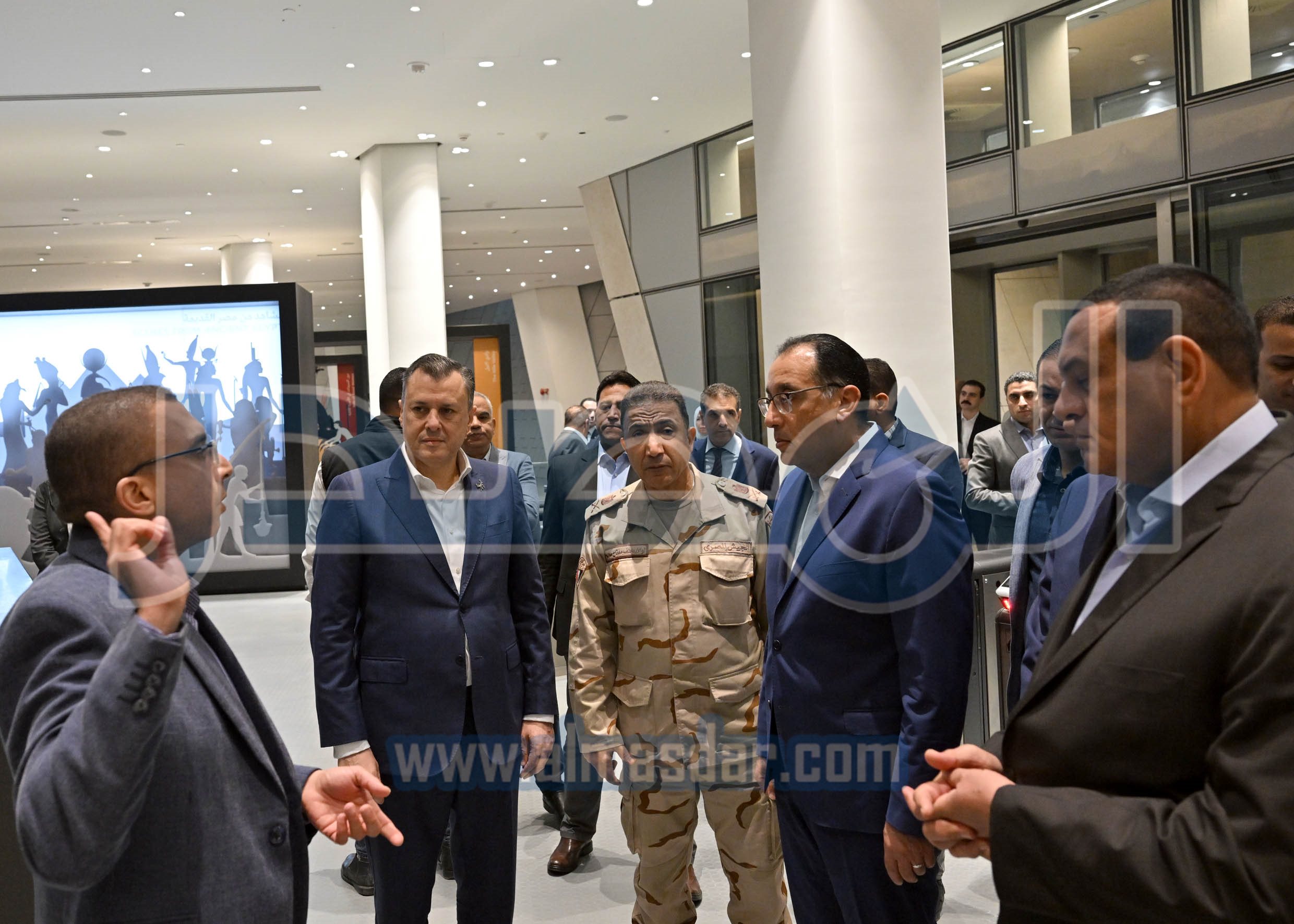 رئيس الوزراء يتفقدُ المتحف المصري الكبير