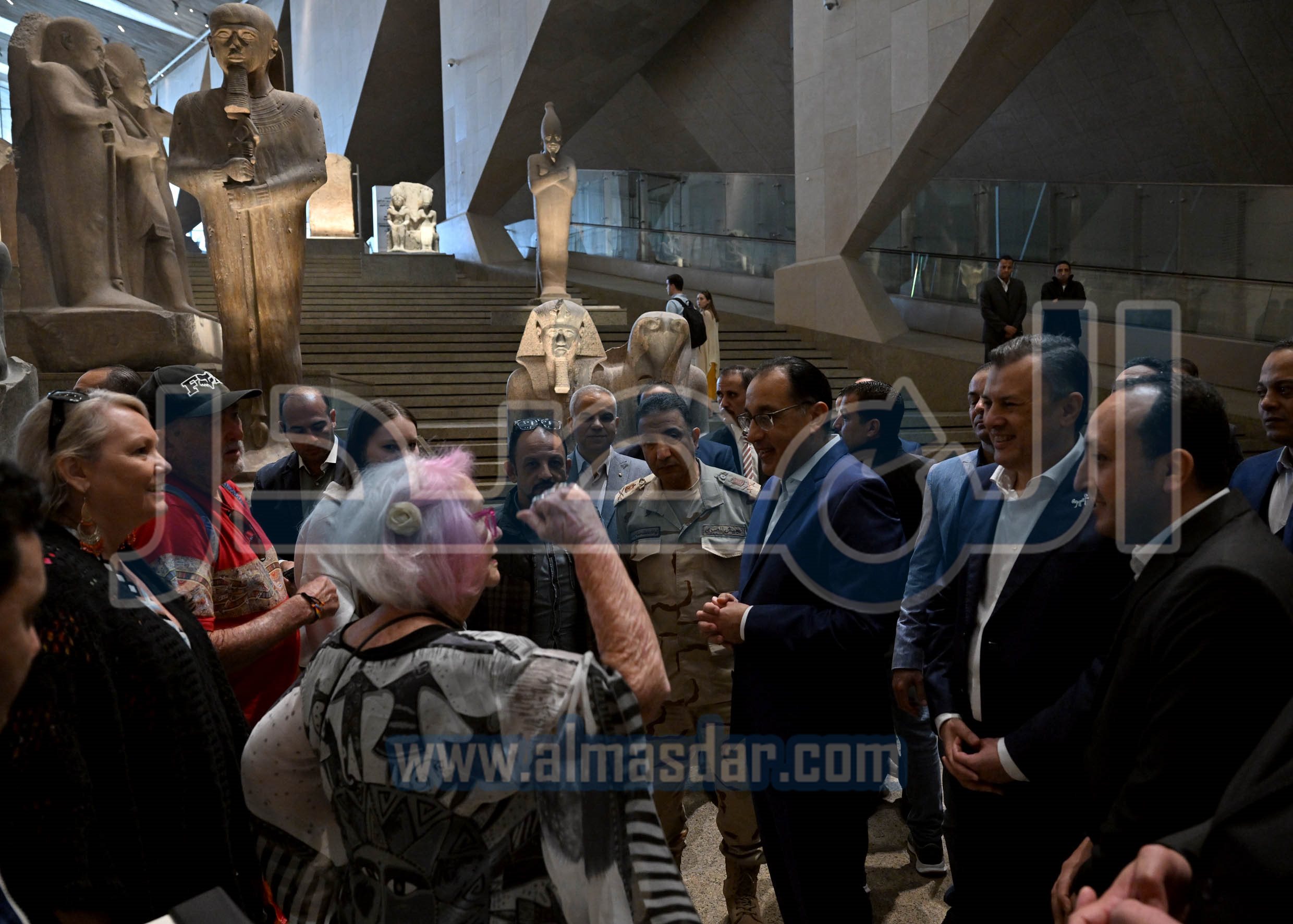 رئيس الوزراء يتفقدُ المتحف المصري الكبير