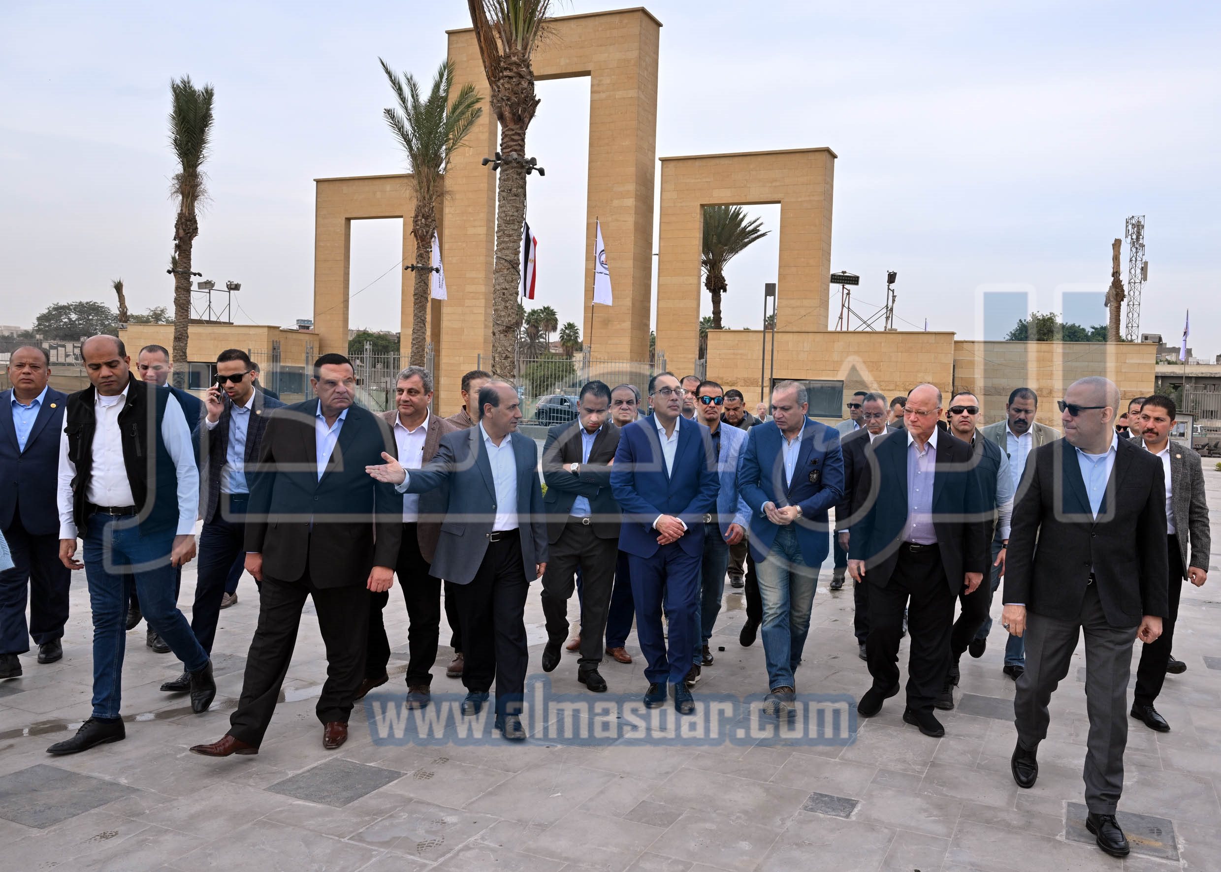 رئيس الوزراء يتابع سير العمل بمشروع حدائق الفسطاط