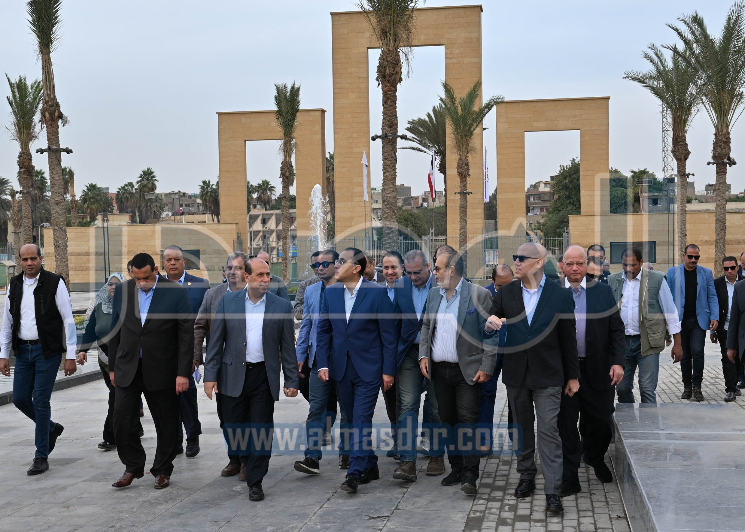 رئيس الوزراء يتابع سير العمل بمشروع حدائق الفسطاط