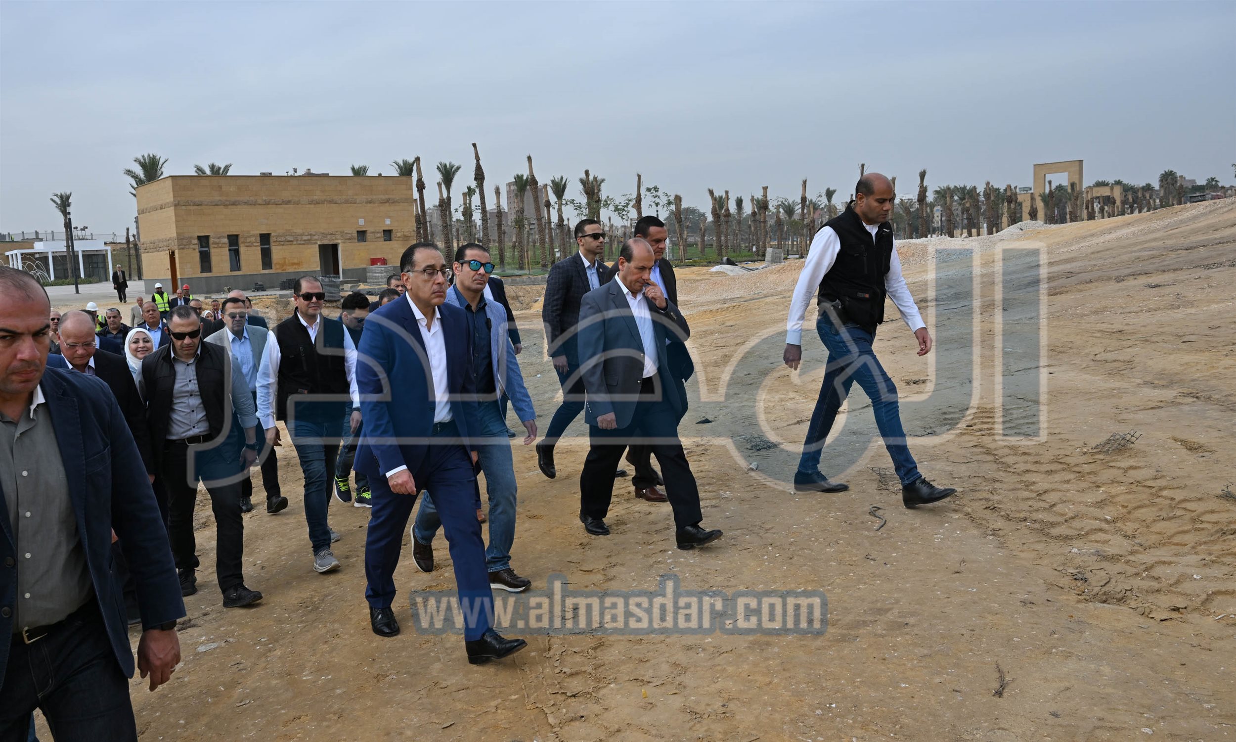 رئيس الوزراء يتابع سير العمل بمشروع حدائق الفسطاط