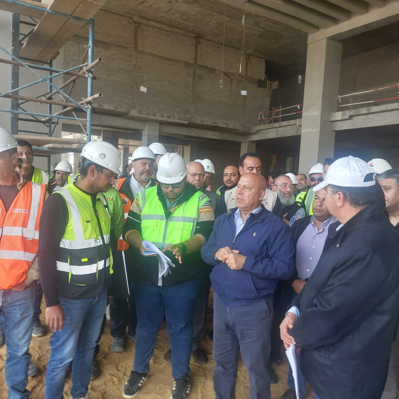 الوزير يتفقد مشروع الخط الاول من شبكة القطار الكهربائي