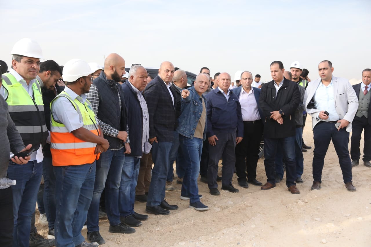 الوزير يتابع تقدم معدلات تنفيذ مشروع تطوير ميناء السخنة