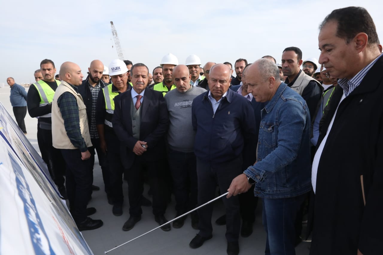 الوزير يتابع تقدم معدلات تنفيذ مشروع تطوير ميناء السخنة