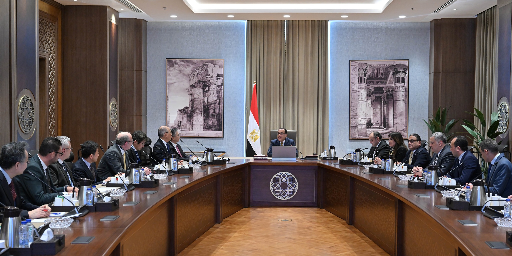 رئيس الوزراء يلتقي رئيس شركة سوميتومو العالمية