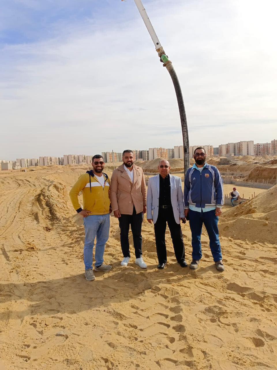 وزير الاسكان يتفقد المشروعات الجاري تنفيذها بأكتوبر الجديدة