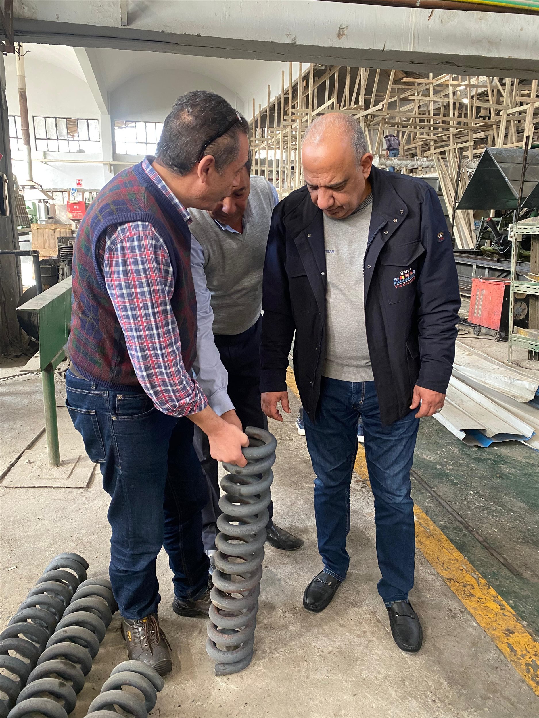 وزير قطاع الأعمال العام يتفقد مصانع شركة اليايات