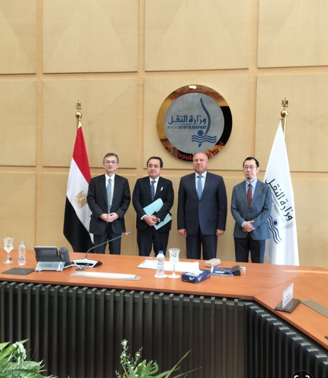 وزير النقل في اجتماع مع السفير الياباني بالقاهرة