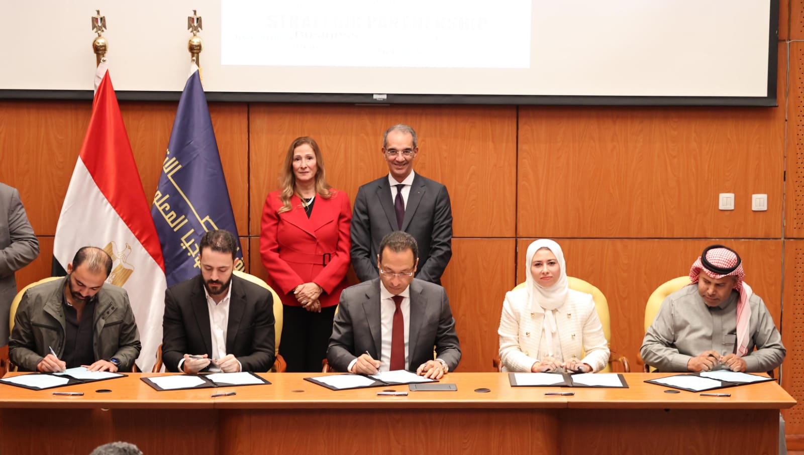 شراكة وزارة الاتصالات مع 30 شركة عالمية ومحلية متخصصة فى مجال الاتصالات
