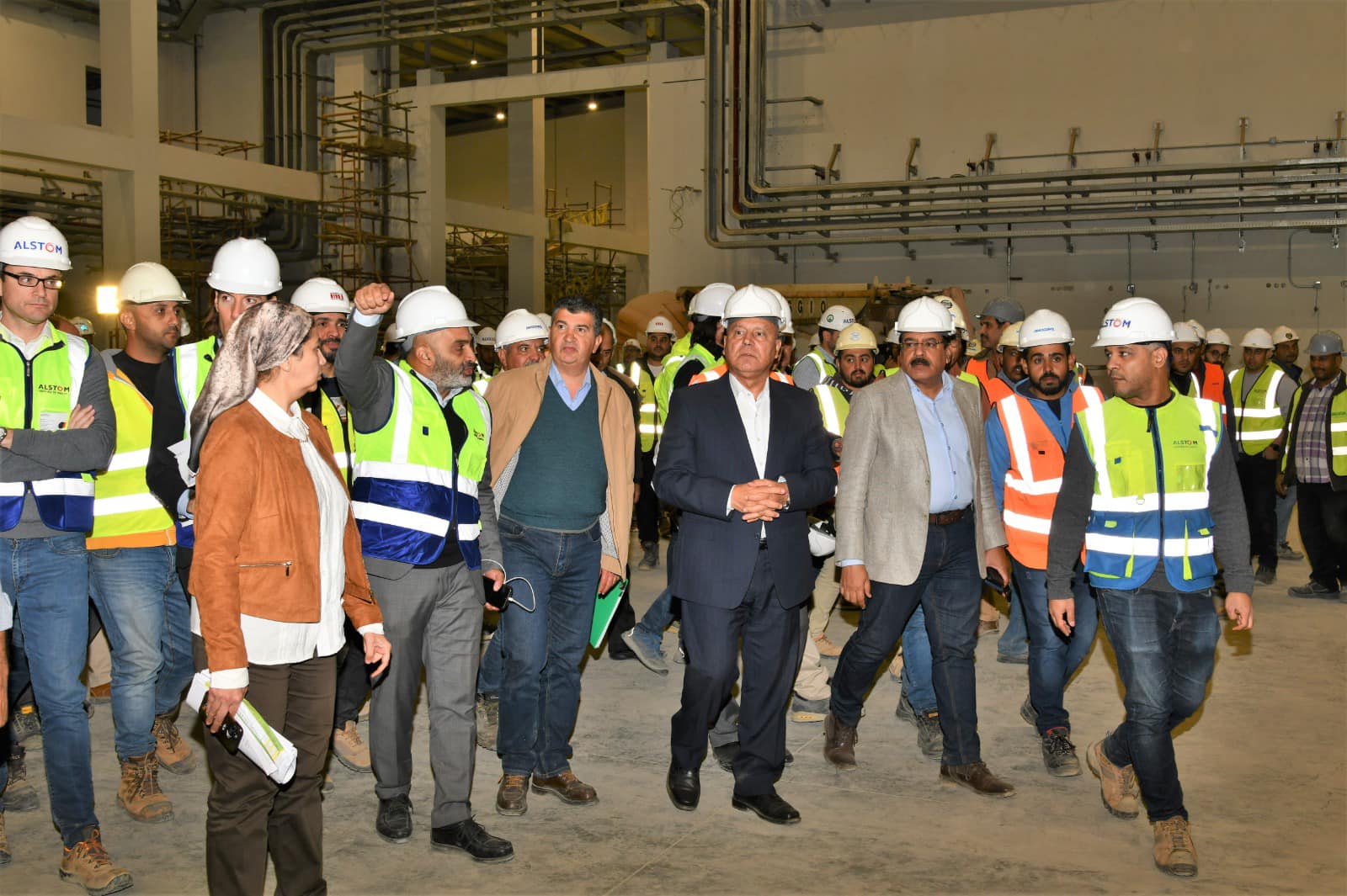 الوزير يتفقد مشرعي مونوريل شرق وغرب النيل