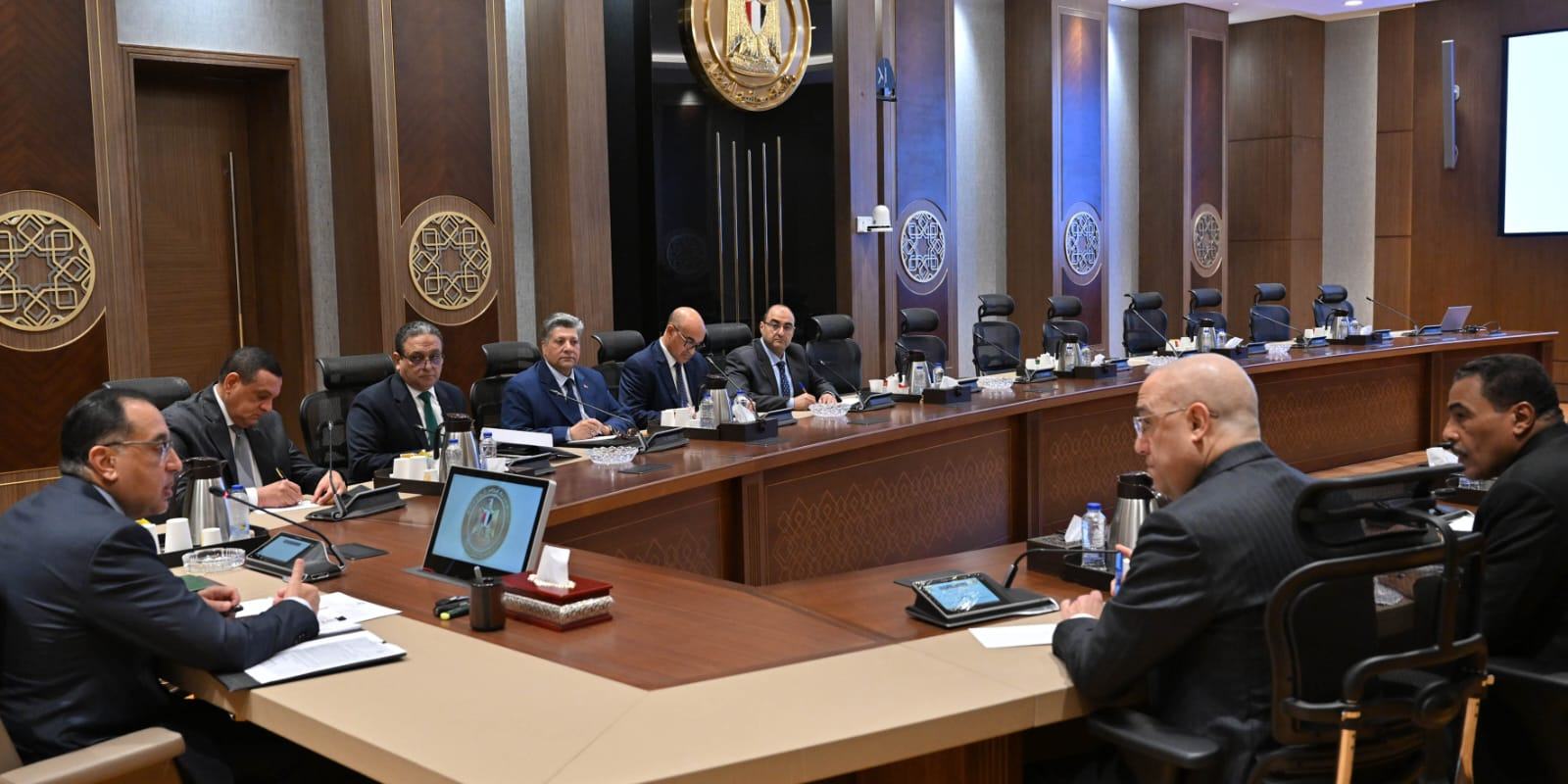 رئيس الوزراء يتابع عددًا من ملفات العمل بمحافظة مطروح