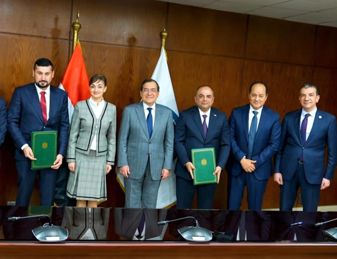 توقيع مذكرة تفاهم بين شركتى تاون جاس وسى أى إس جاز الرومانية