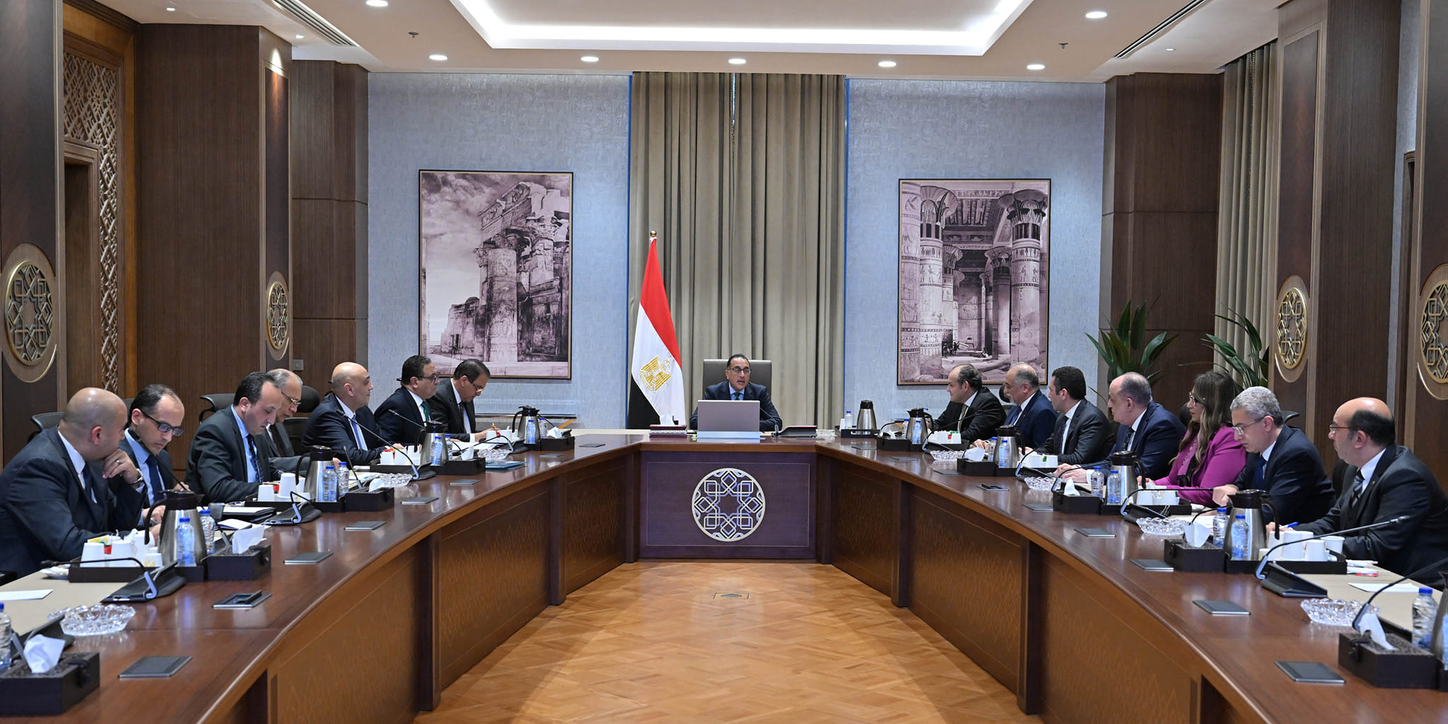 لقاء رئيس الوزراء مع رؤساء اللجان النوعية بمجلس النواب