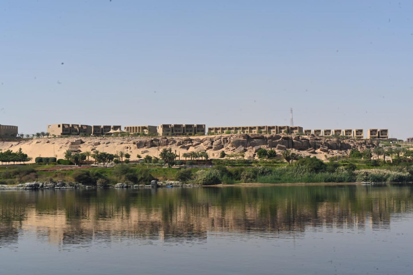 وزير الاسكان يتفقد مشروعات الشريط النهرى السياحى