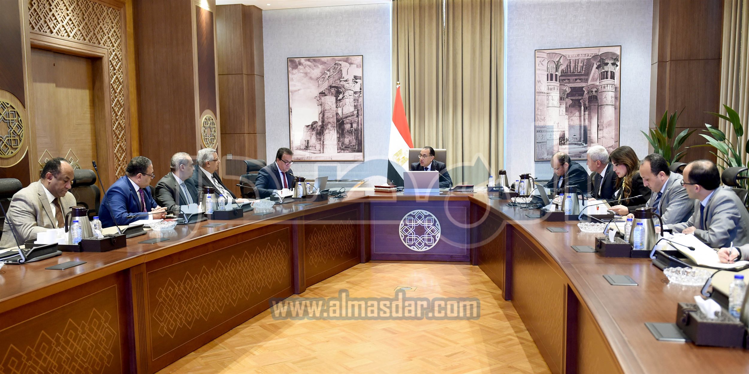 رئيس الوزراء يتابع موقف توطين الصناعات الطبية