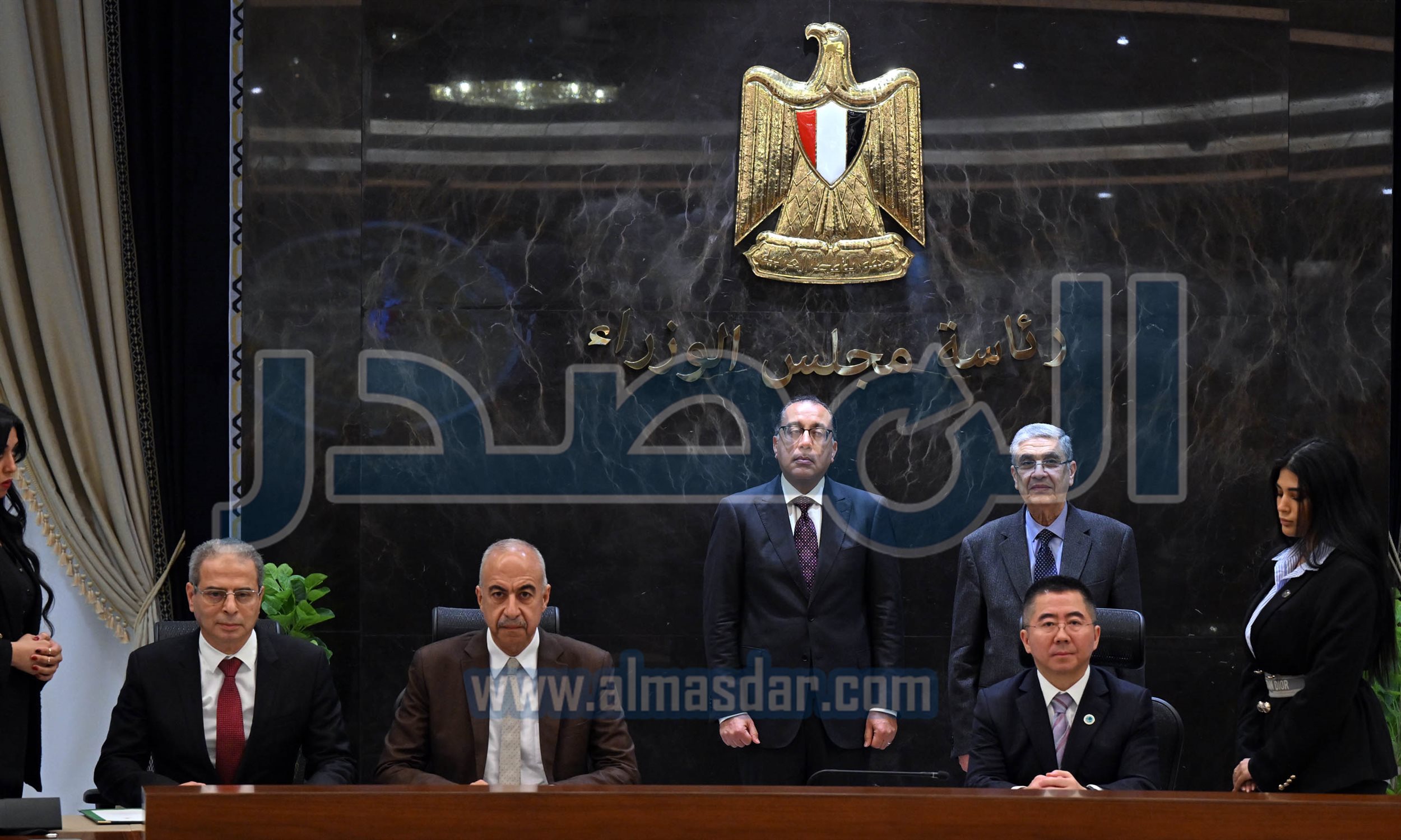 رئيس الوزراء يشهد توقيع مذكرة تفاهم لتطوير مشروع طاقة شمسية