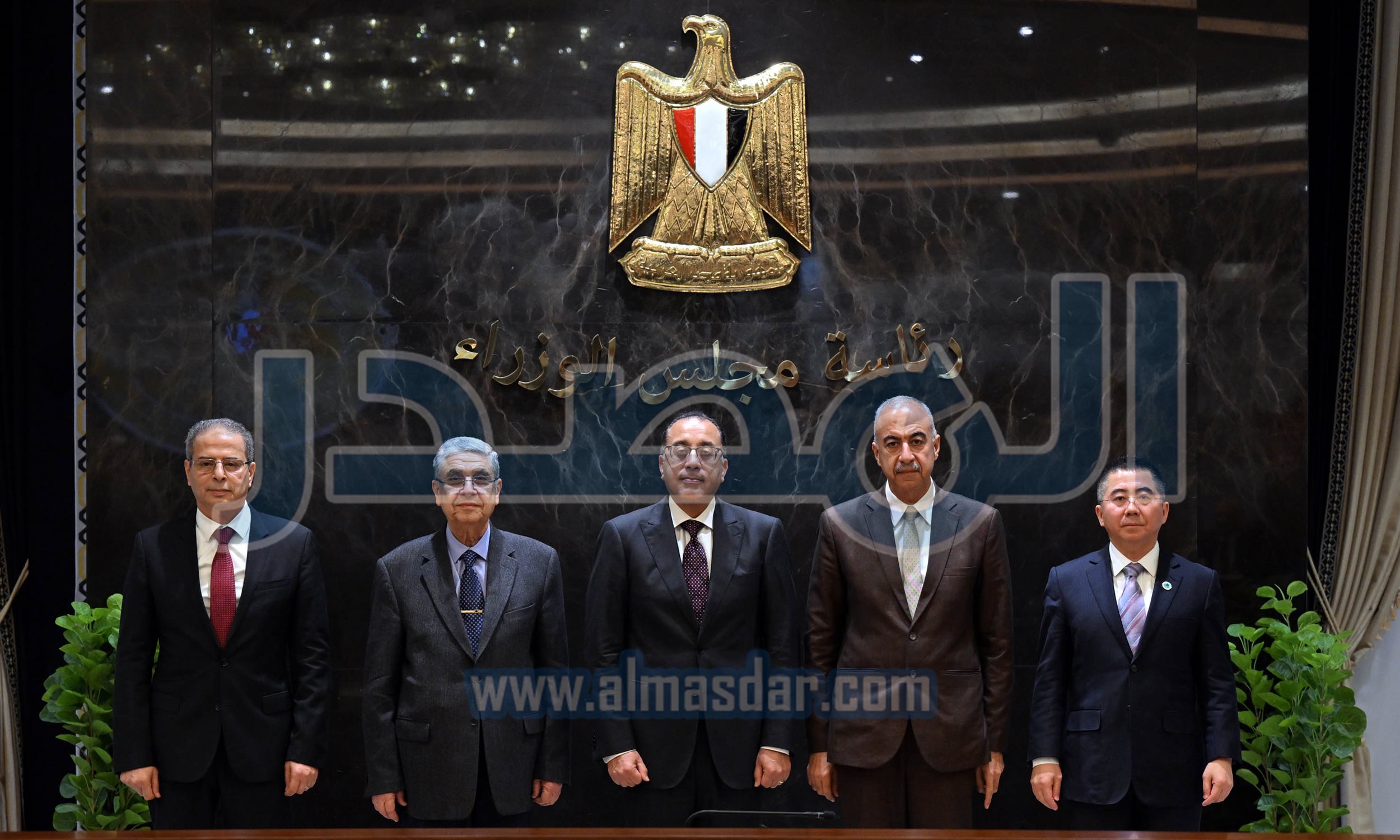 رئيس الوزراء يشهد توقيع مذكرة تفاهم لتطوير مشروع طاقة شمسية