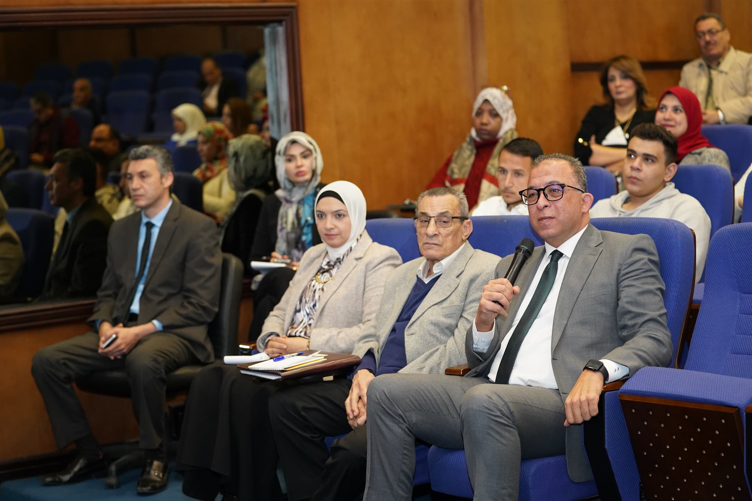 معهد التخطيط القومي يعقد حلقة نقاشية حول فرص التمويل الأخضر