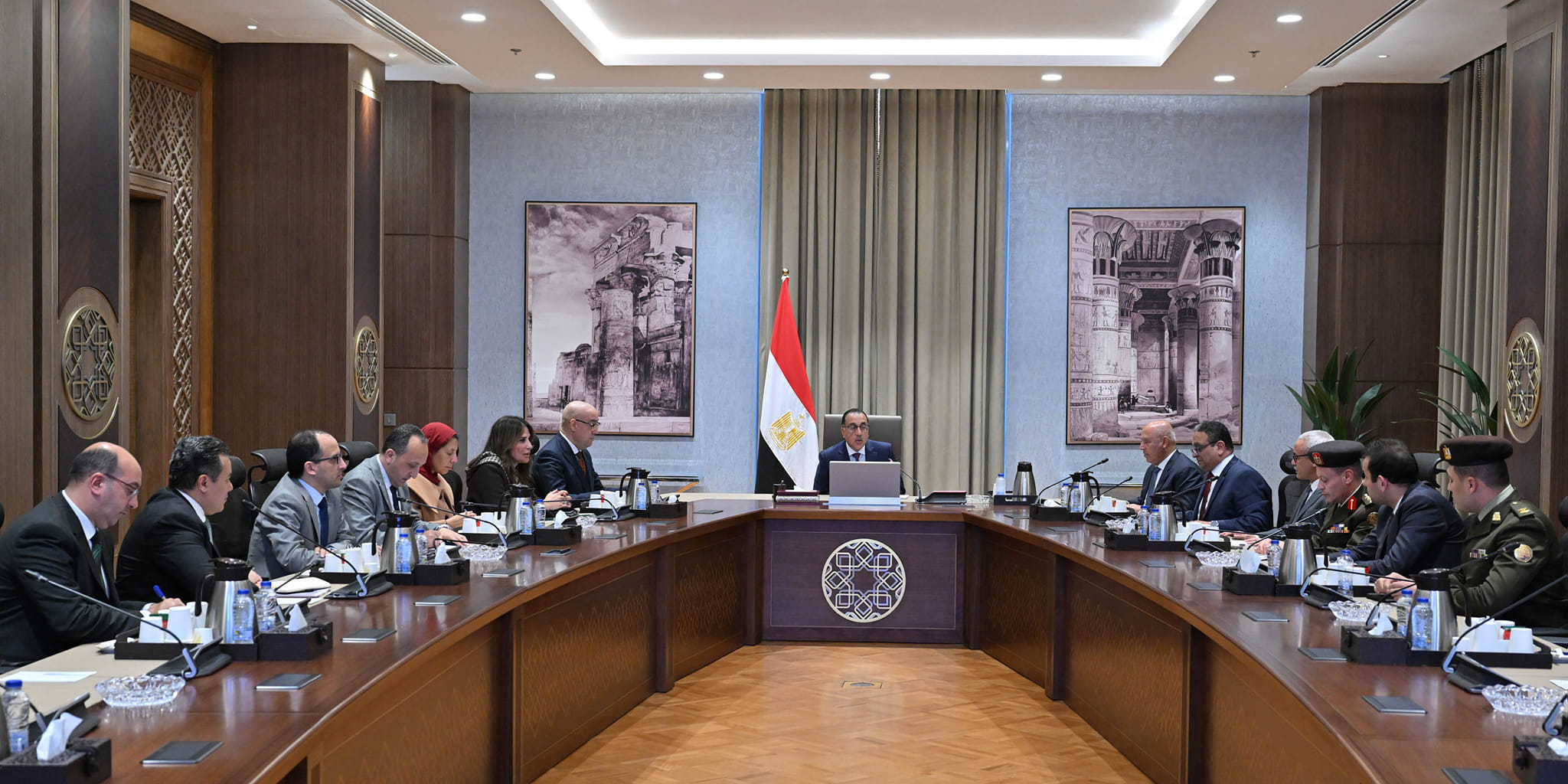 رئيس الوزراء يستعرض مخططات تنمية منطقة الضبعة