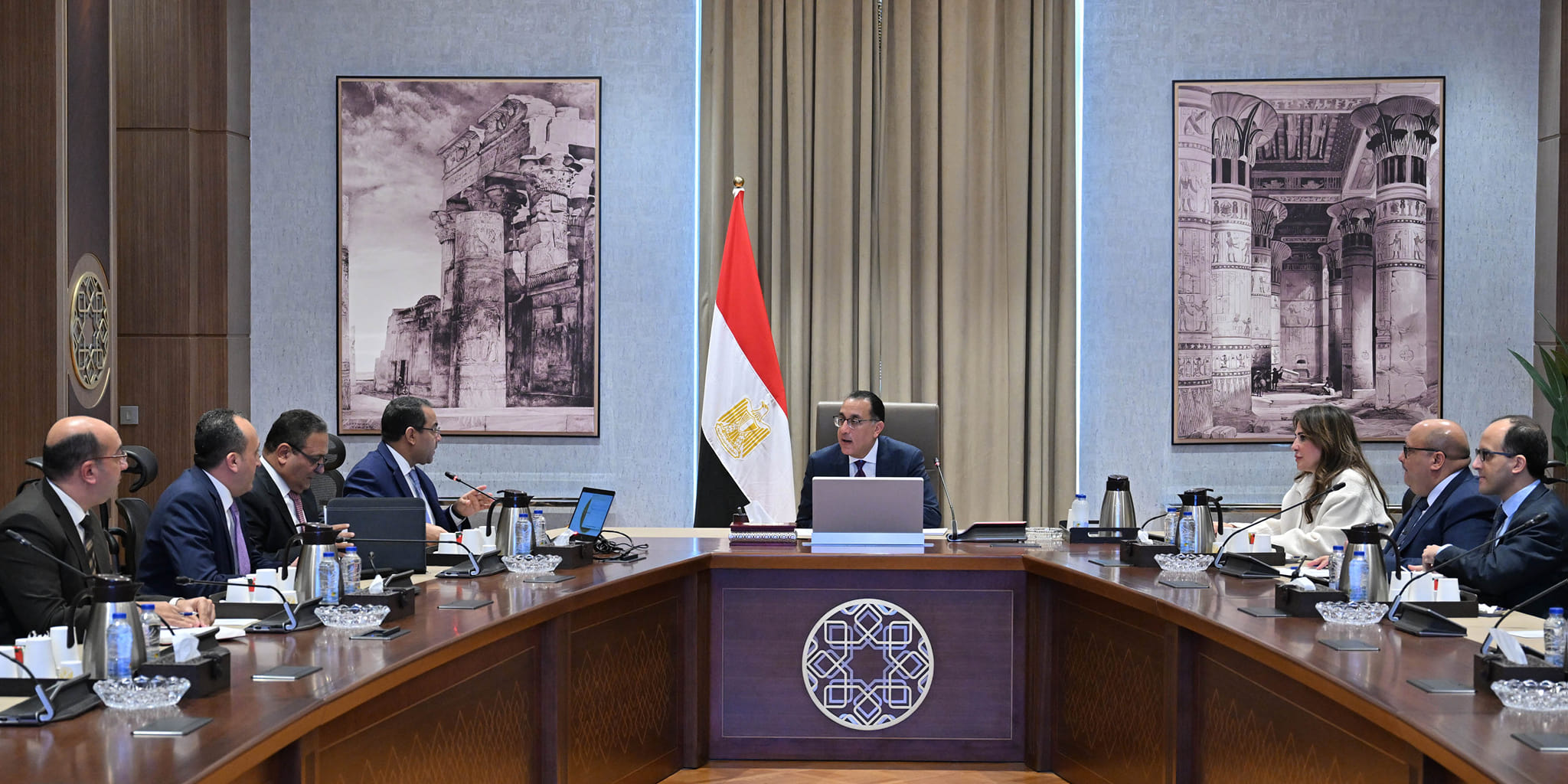 رئيس الوزراء مع رئيس الجهاز المركزي للتنظيم والإدارة