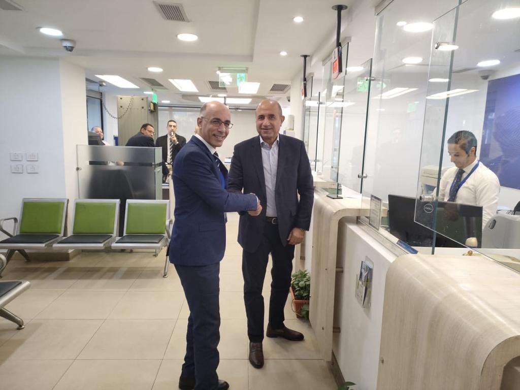 المصرف المتحد يوزع شهادة المليونير هدية احتفالا بالعام الجديد 2024
