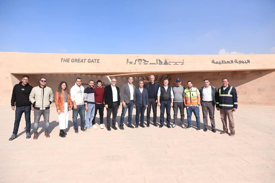 وزير السياحة يتفقد آخر أعمال تطوير الخدمات بمنطقة أهرامات الجيزة