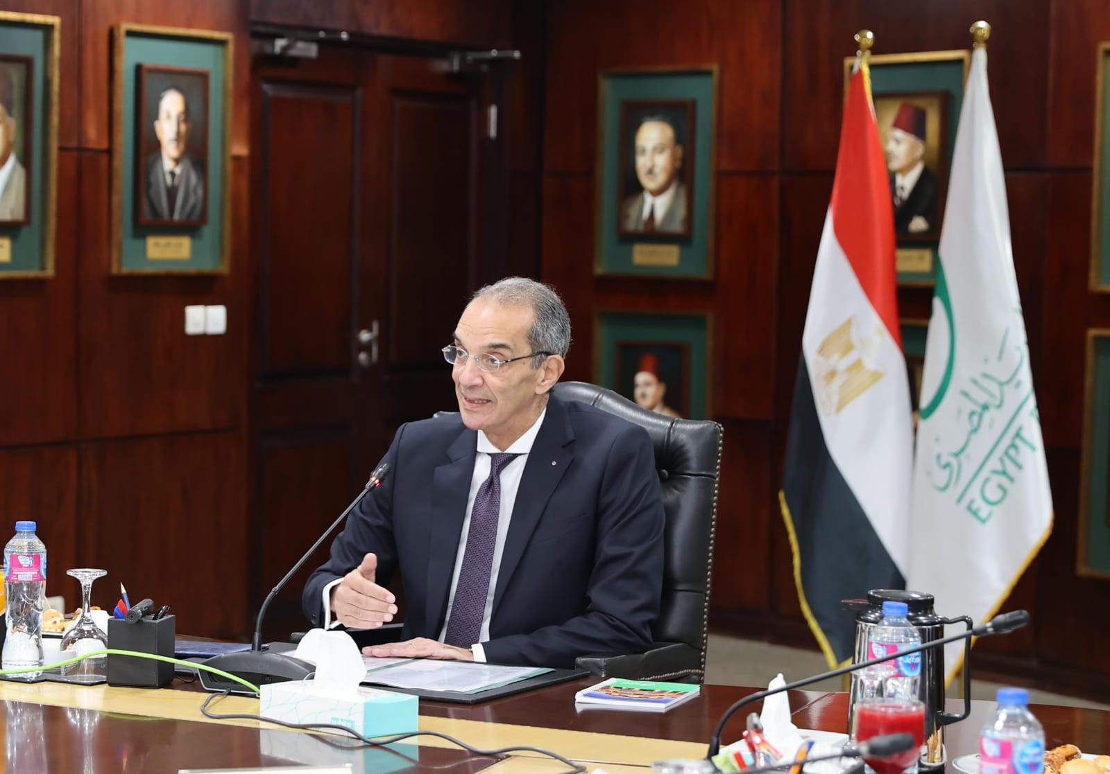 الدكتور عمرو طلعت وزير الاتصالات