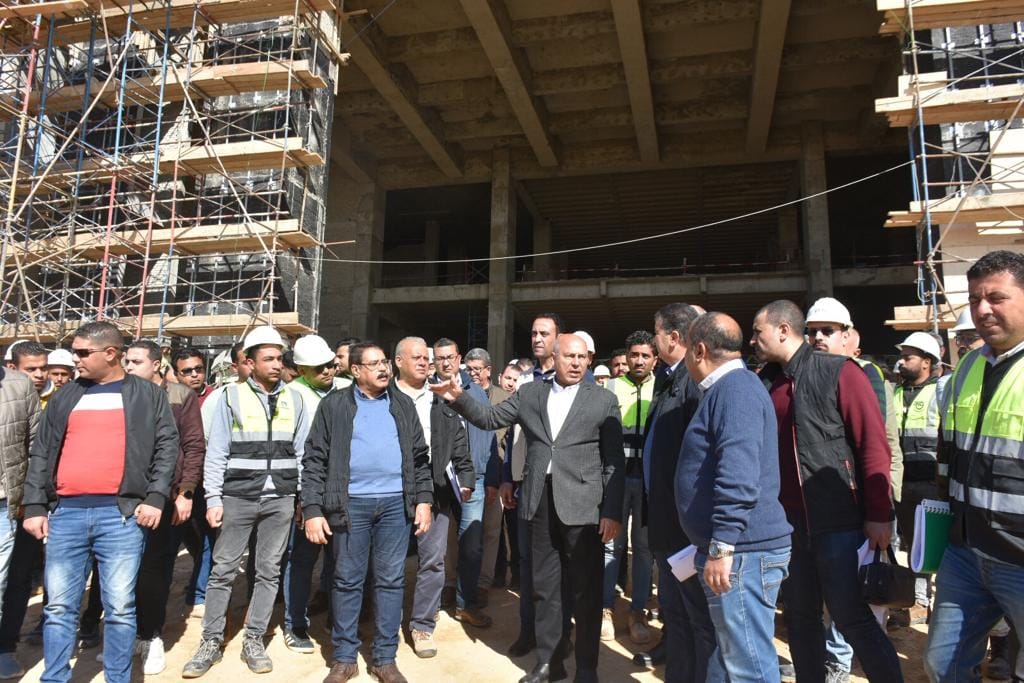 وزير النقل يتابع مشروع الخط الاول من شبكة القطار الكهربائي