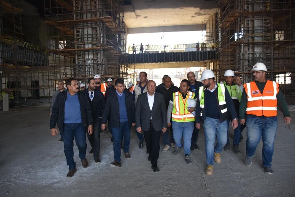 وزير النقل يتابع مشروع الخط الاول من شبكة القطار الكهربائي