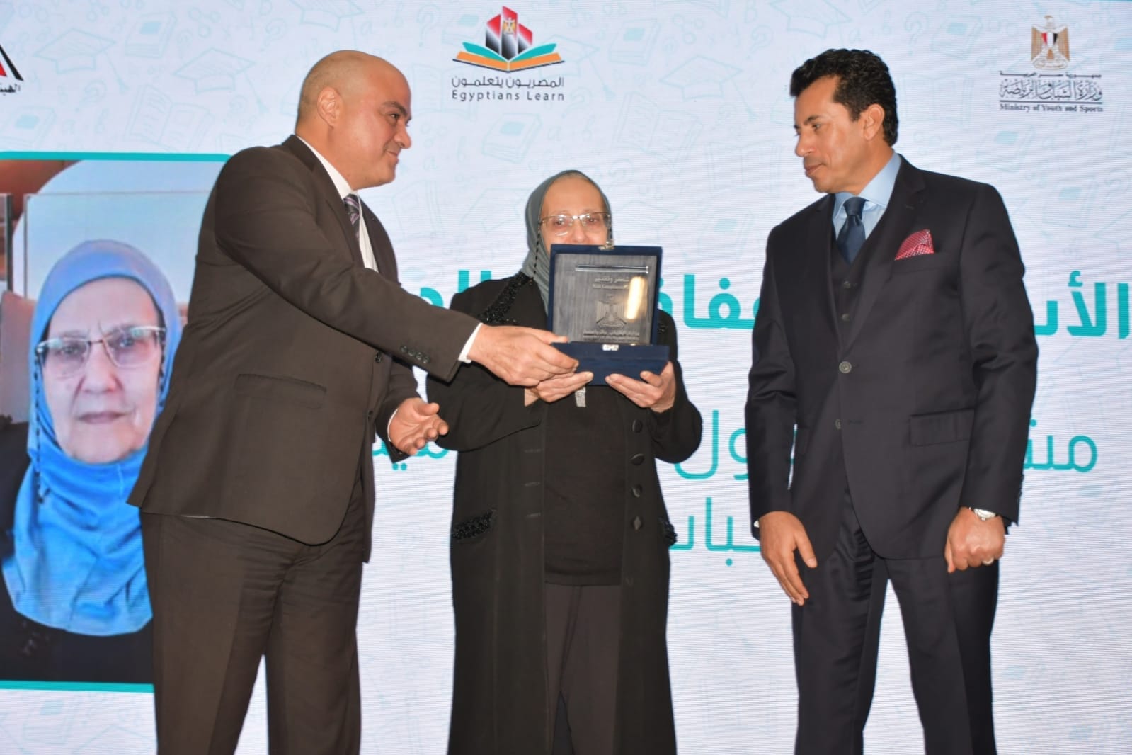 وزير الشباب والرياضة يكرم ذوي القدارات والهمم الناجحين