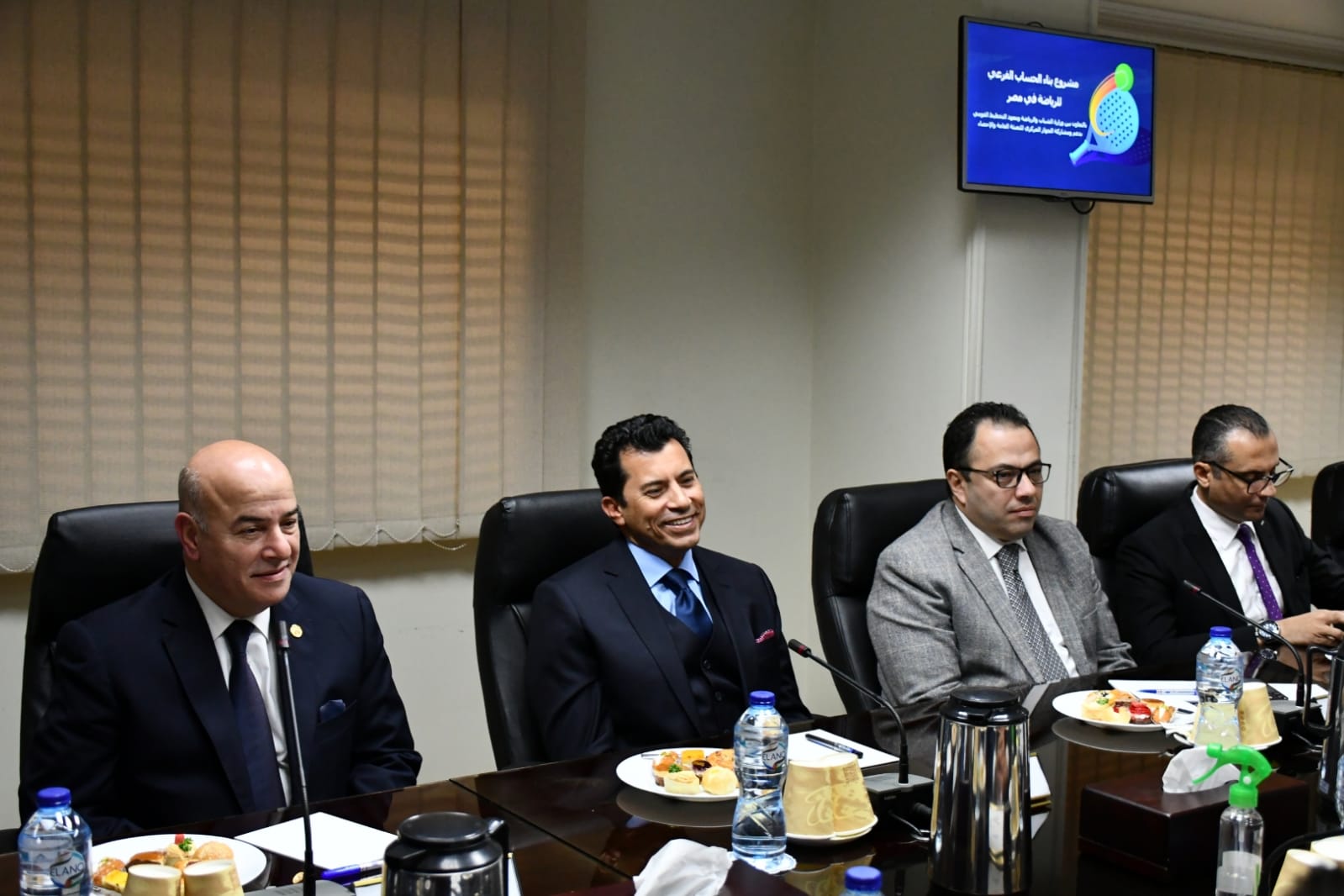 وزير الشباب الرياضة فى اجتماع مع رئيس معهد التخطيط القومي