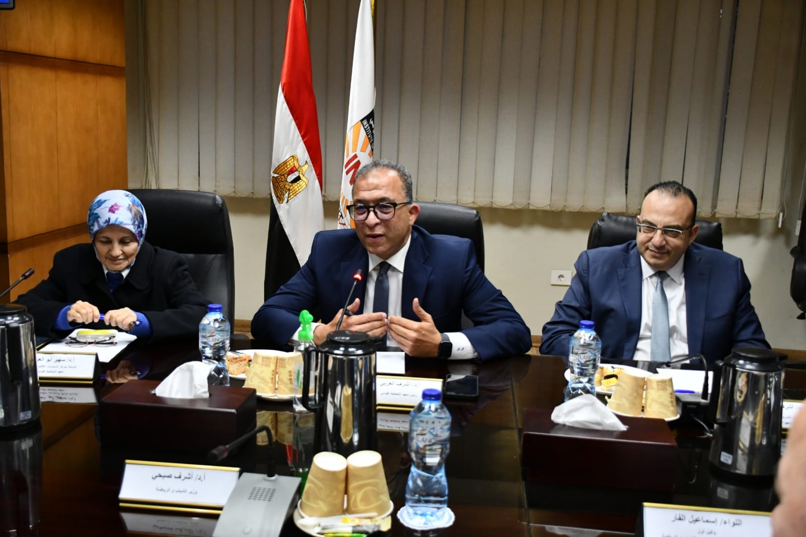 وزير الشباب الرياضة فى اجتماع مع رئيس معهد التخطيط القومي
