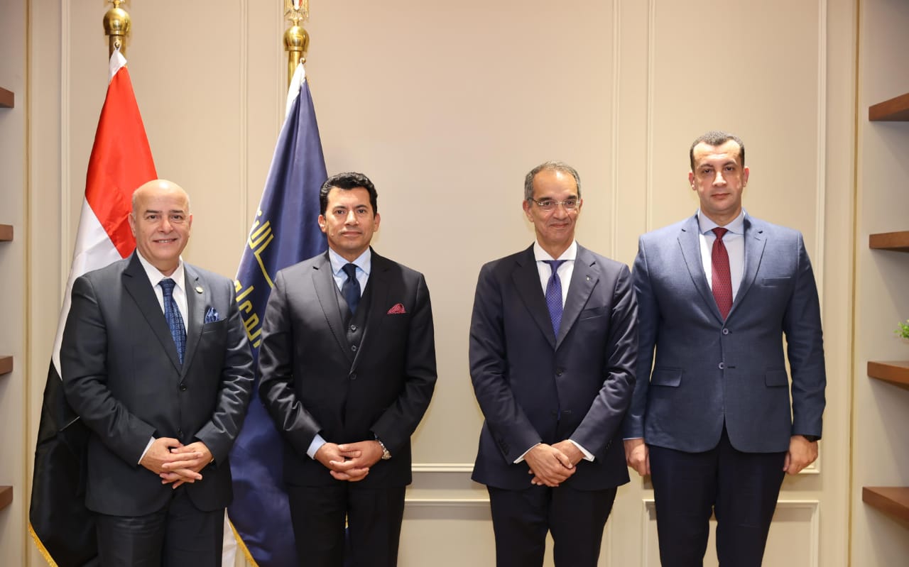 توقيع بروتوكول تعاون لتطوير البنية الأساسية لشبكات الاتصالات