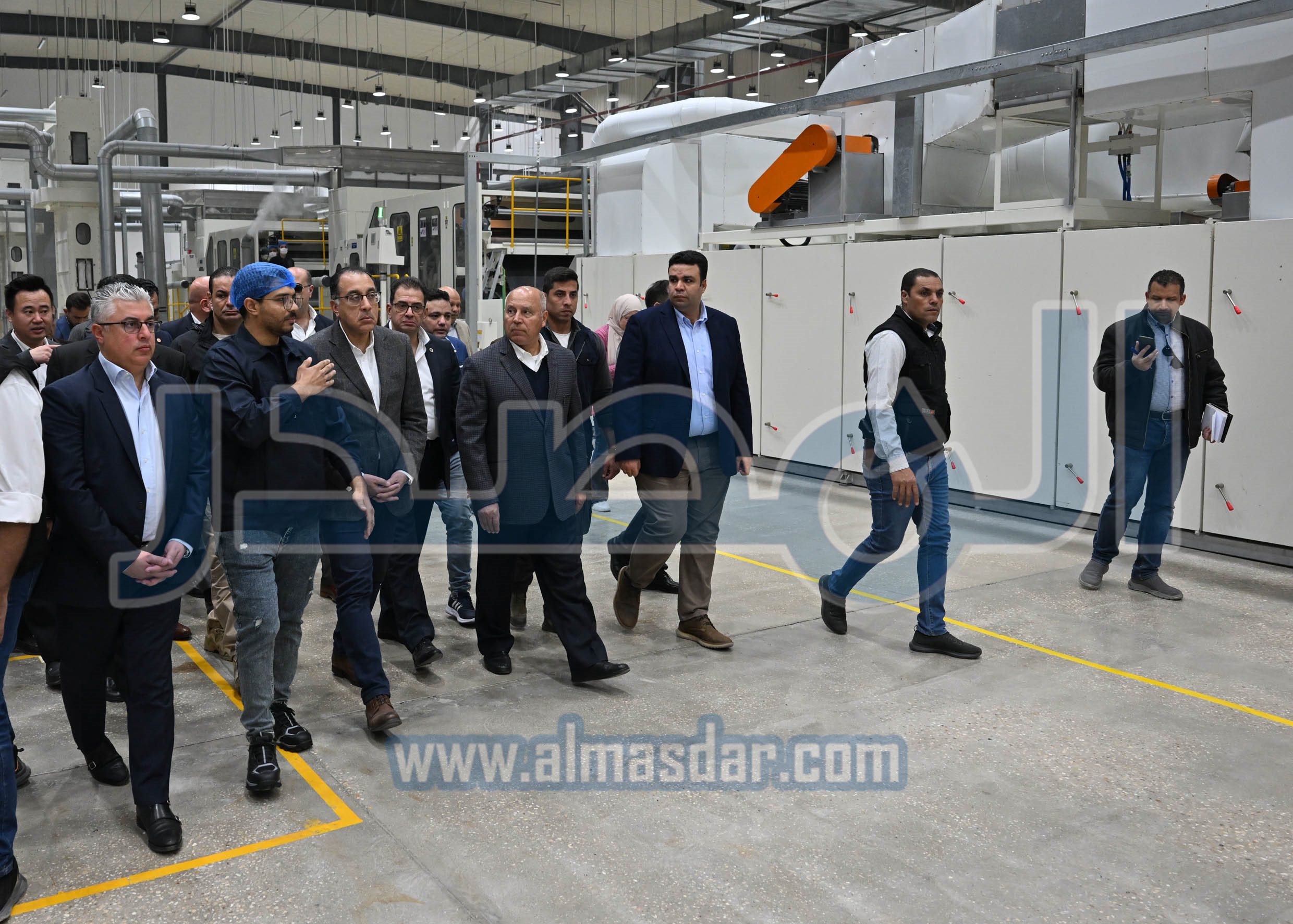 رئيس الوزراء يزور شركة