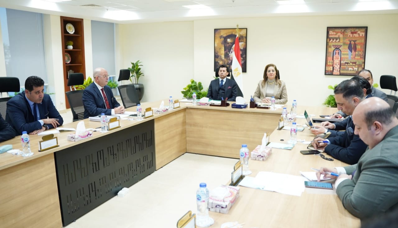 التخطيط والرياضة يناقشان الموقف التنفيذي لتشغيل مدينة مصر للألعاب الأولمبية