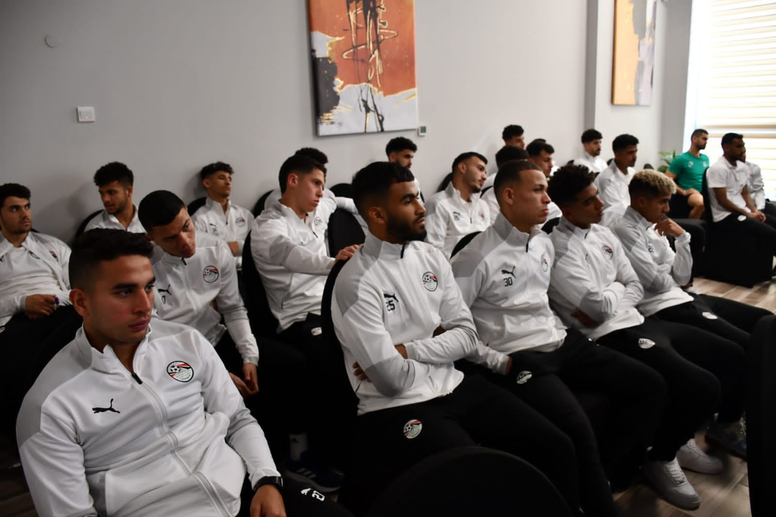 وزير الرياضة يلتقي لاعبي المنتخب الأوليمبي علي هامش الندوة التثقيفية السابعة لمكافحة المنشطات