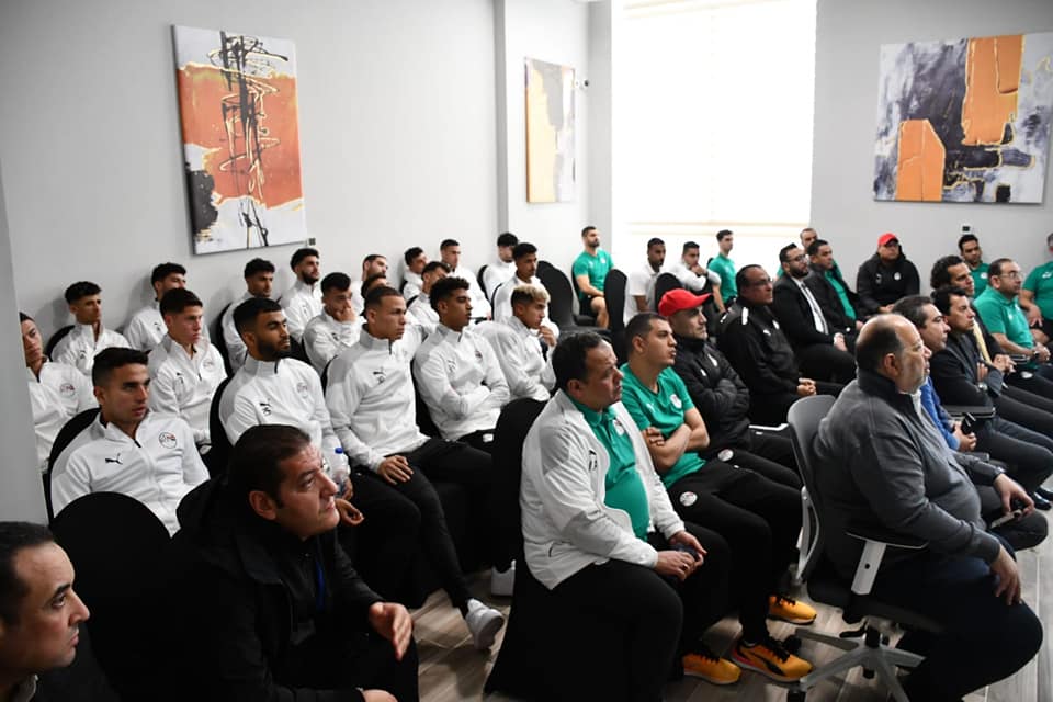 وزير الرياضة يلتقي لاعبي المنتخب الأوليمبي علي هامش الندوة التثقيفية السابعة لمكافحة المنشطات