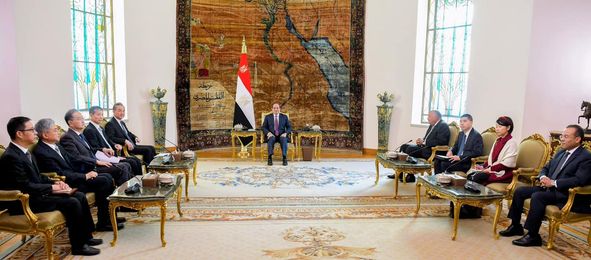 الرئيس عبد الفتاح السيسي في اجتماع مع وانج يي وزير خارجية الصين