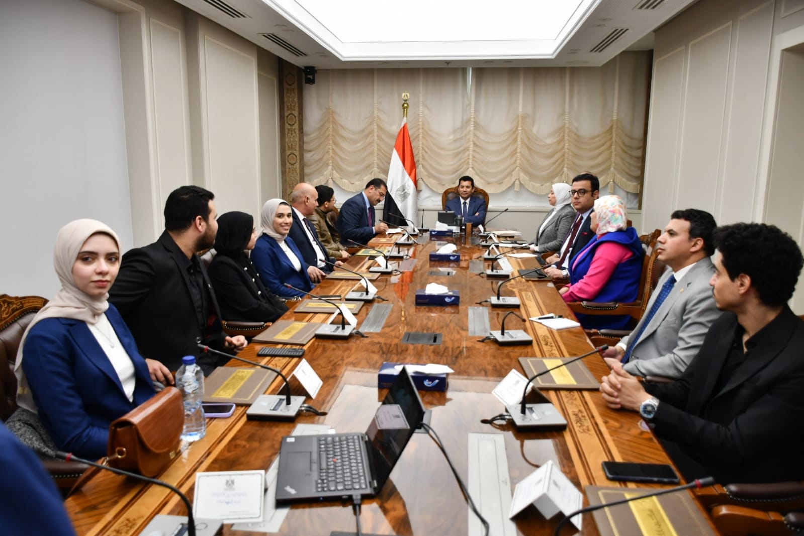 وزير الشباب يكرم طلاب جامعة كفر الشيخ الفائزين بكأس العالم للابتكارات