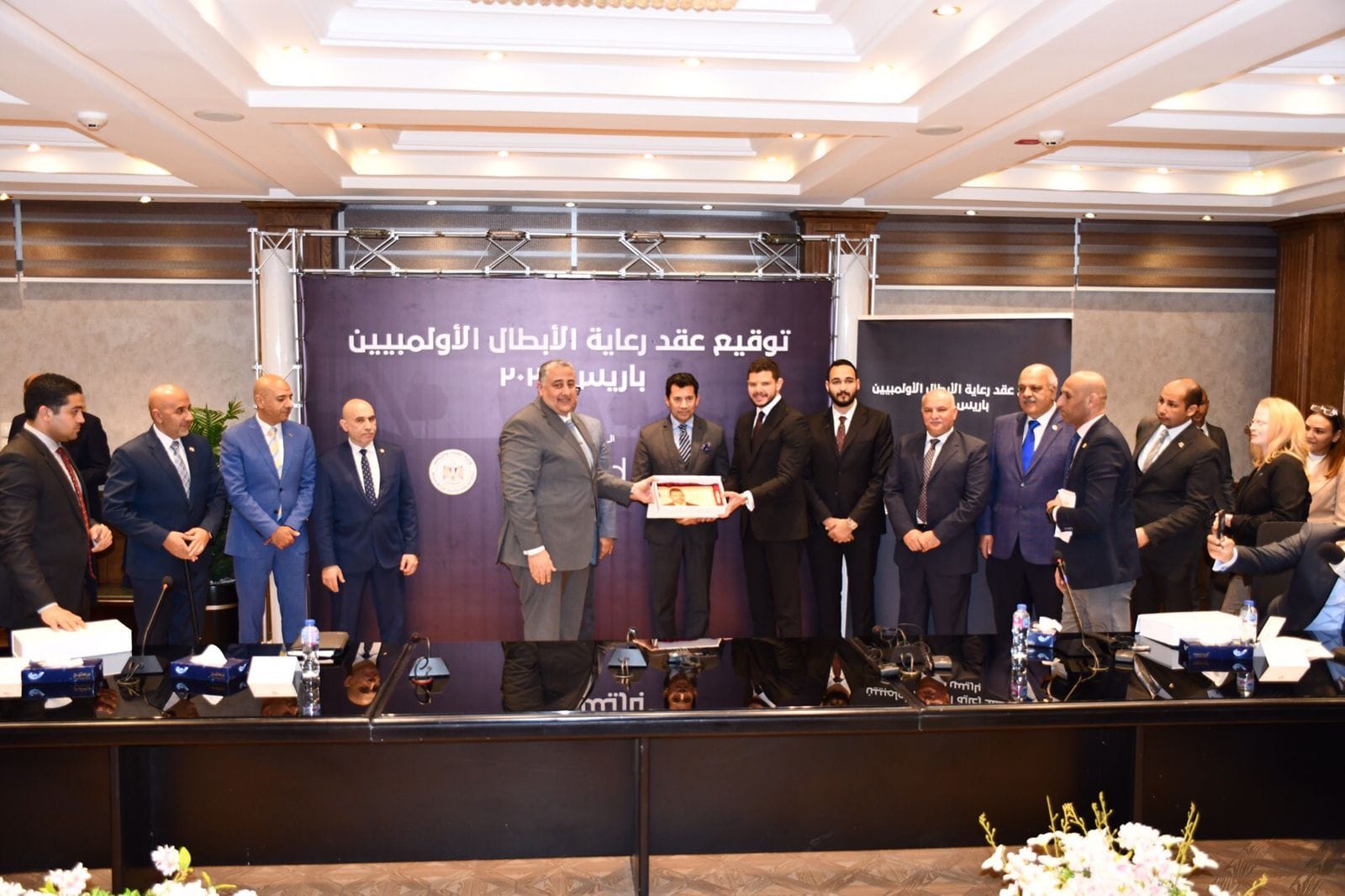 وزير الرياضة يشهد توقيع عقد رعاية ابطال مصر الرياضيين للاولمبياد