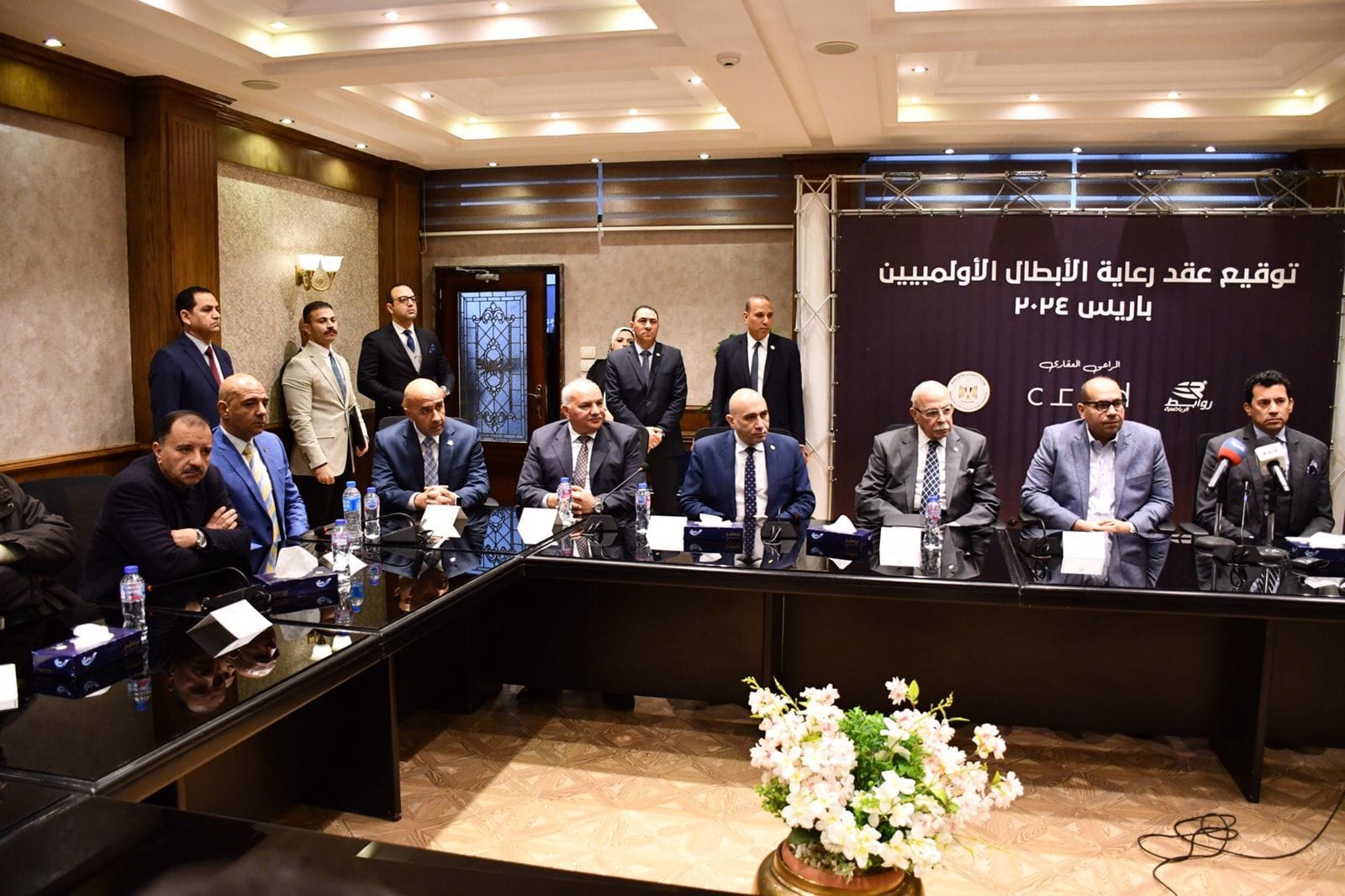 وزير الرياضة يشهد توقيع عقد رعاية ابطال مصر الرياضيين للاولمبياد
